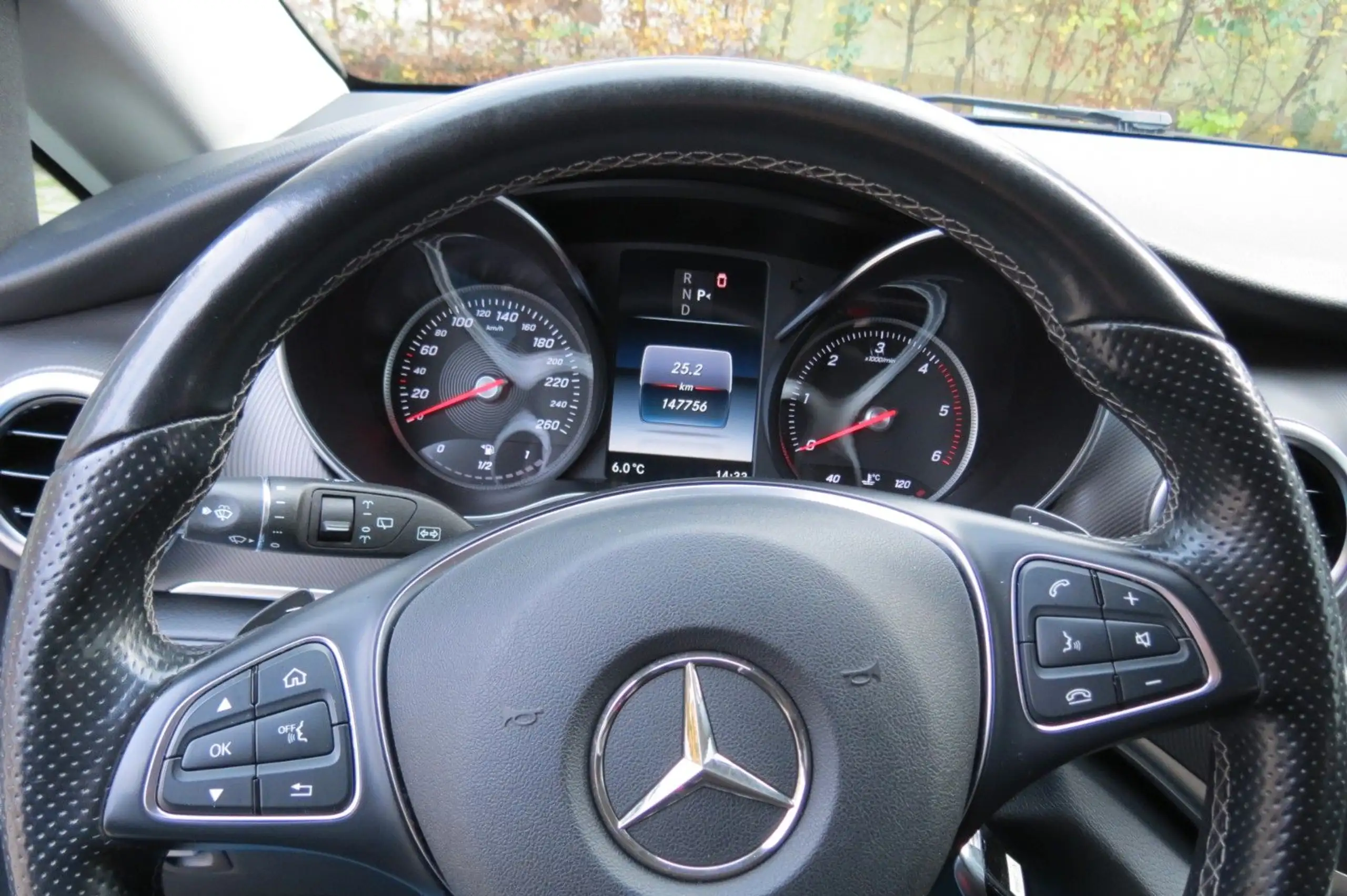 Mercedes-Benz - V 250