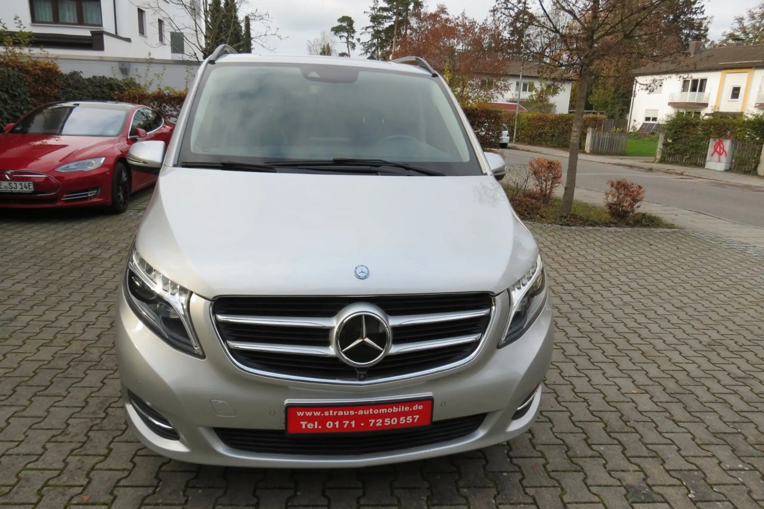 Mercedes-Benz - V 250