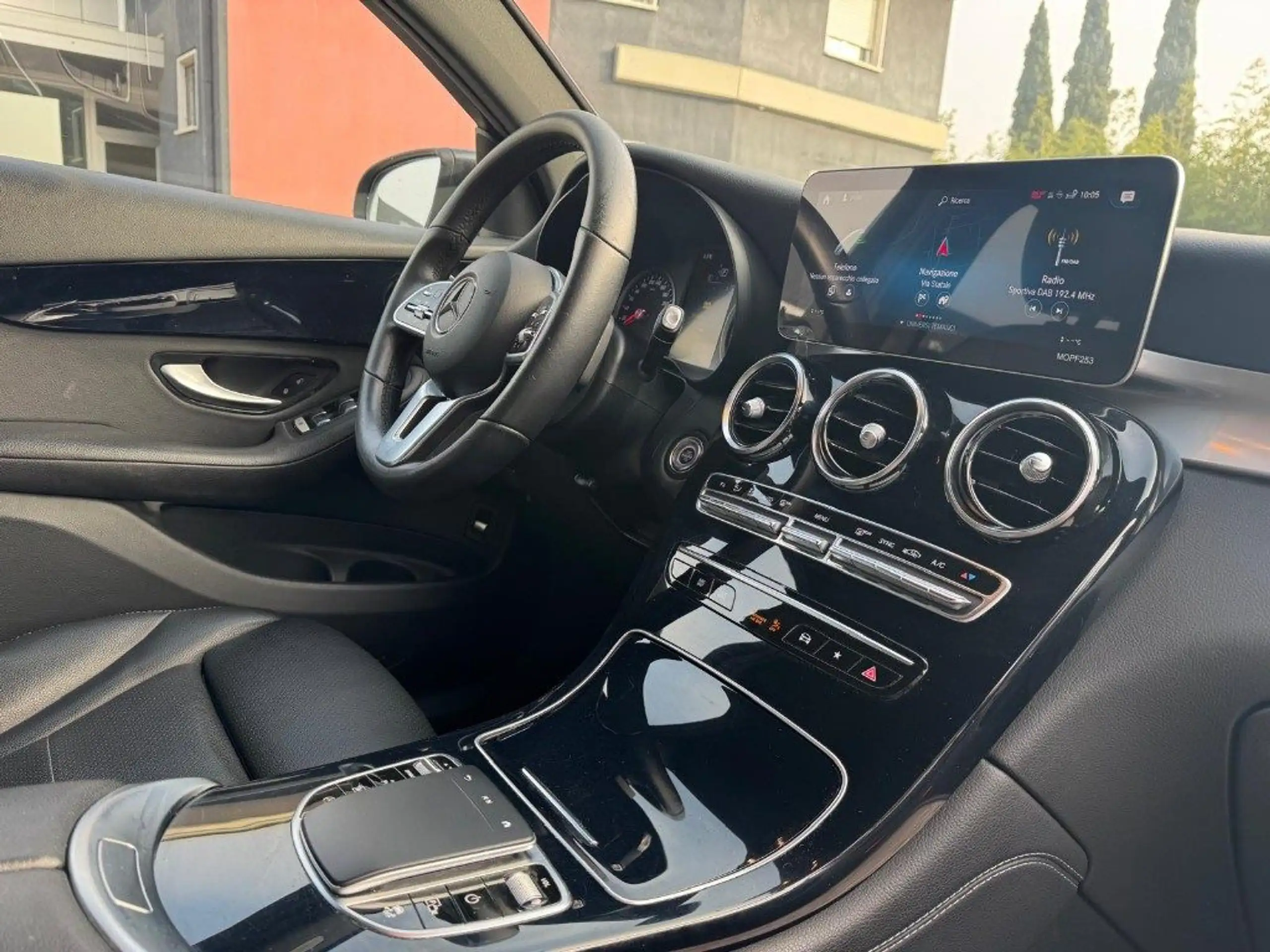 Mercedes-Benz - GLC 220