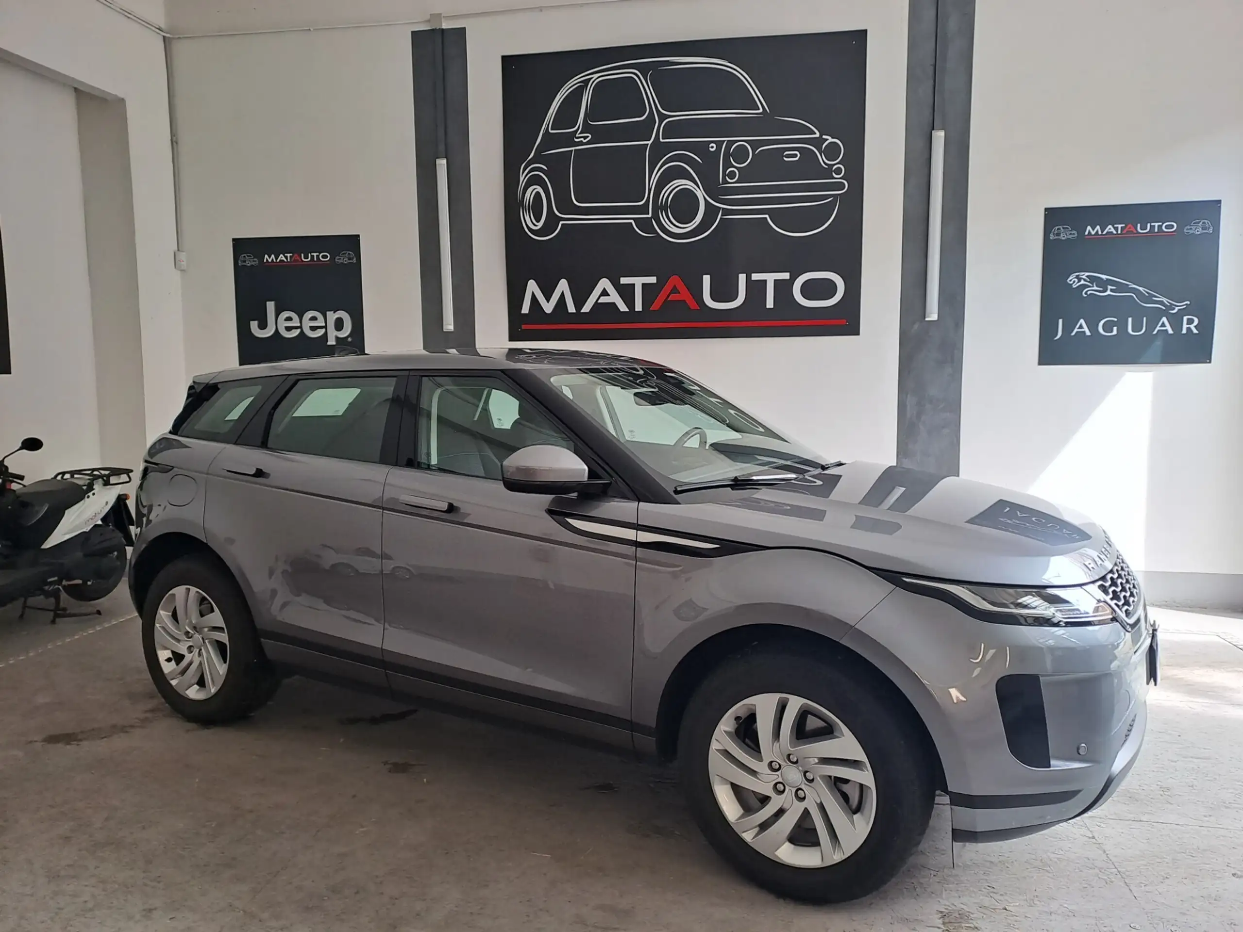 Land Rover - Range Rover Evoque