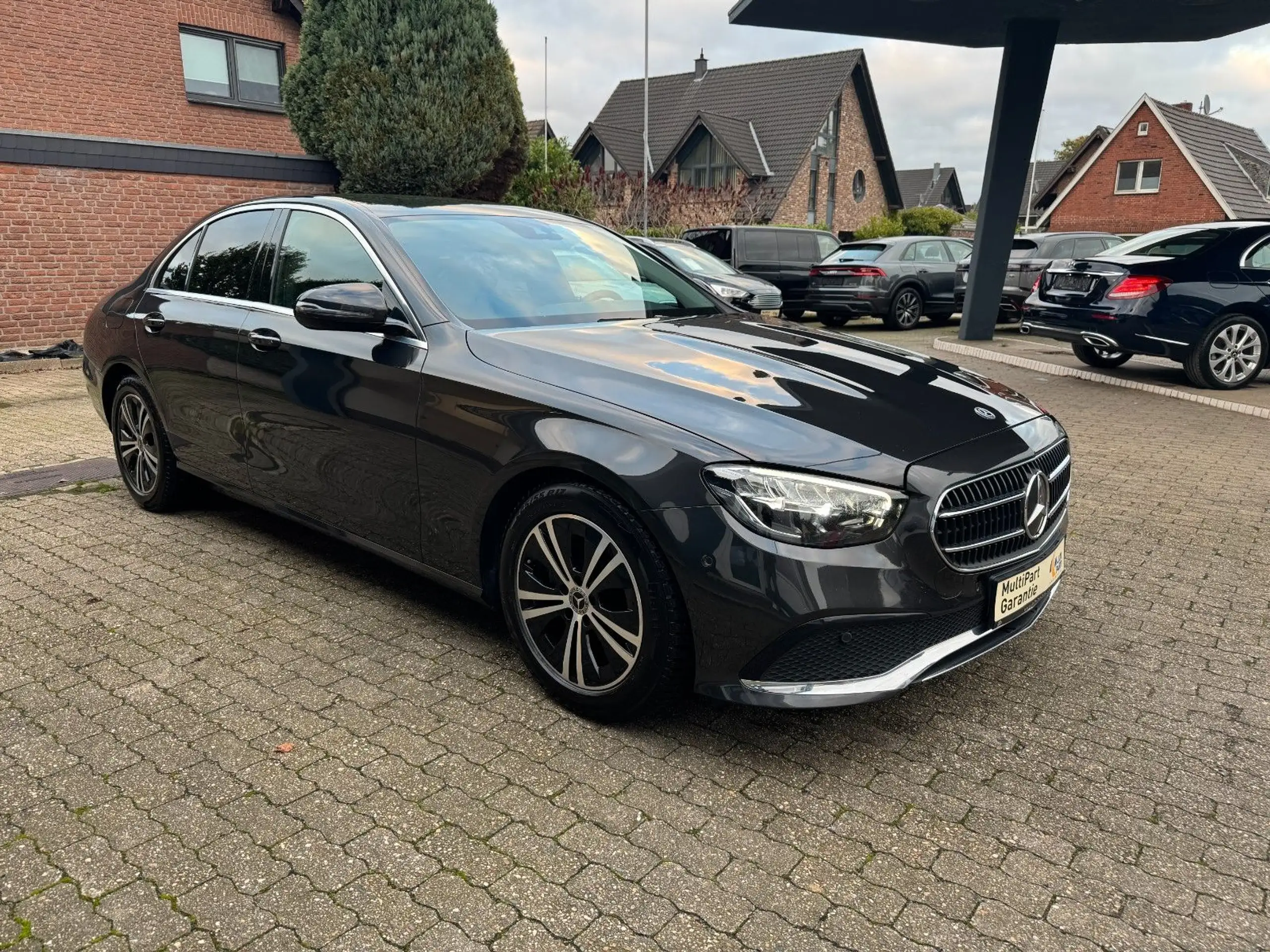 Mercedes-Benz - E 220