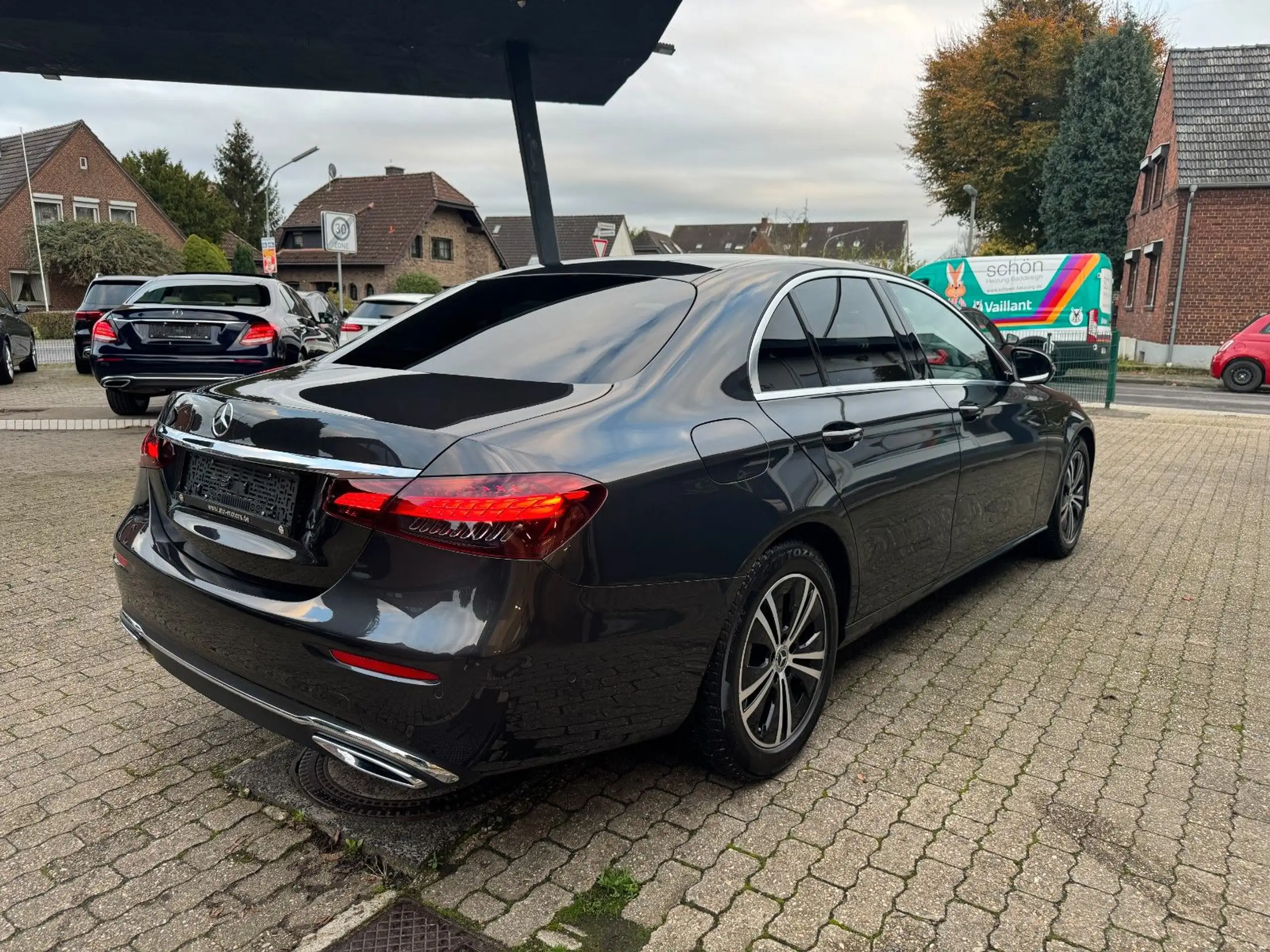 Mercedes-Benz - E 220