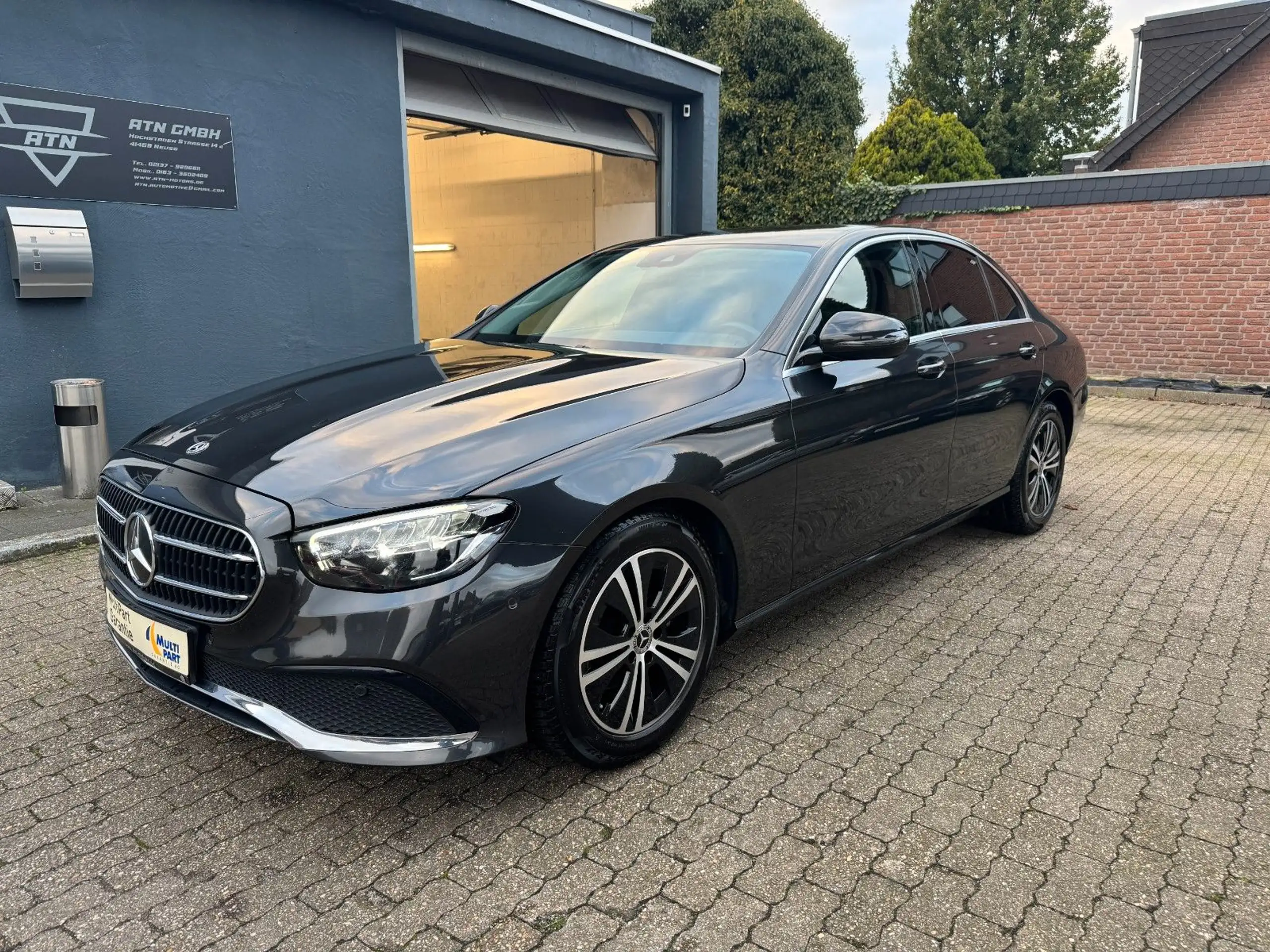 Mercedes-Benz - E 220