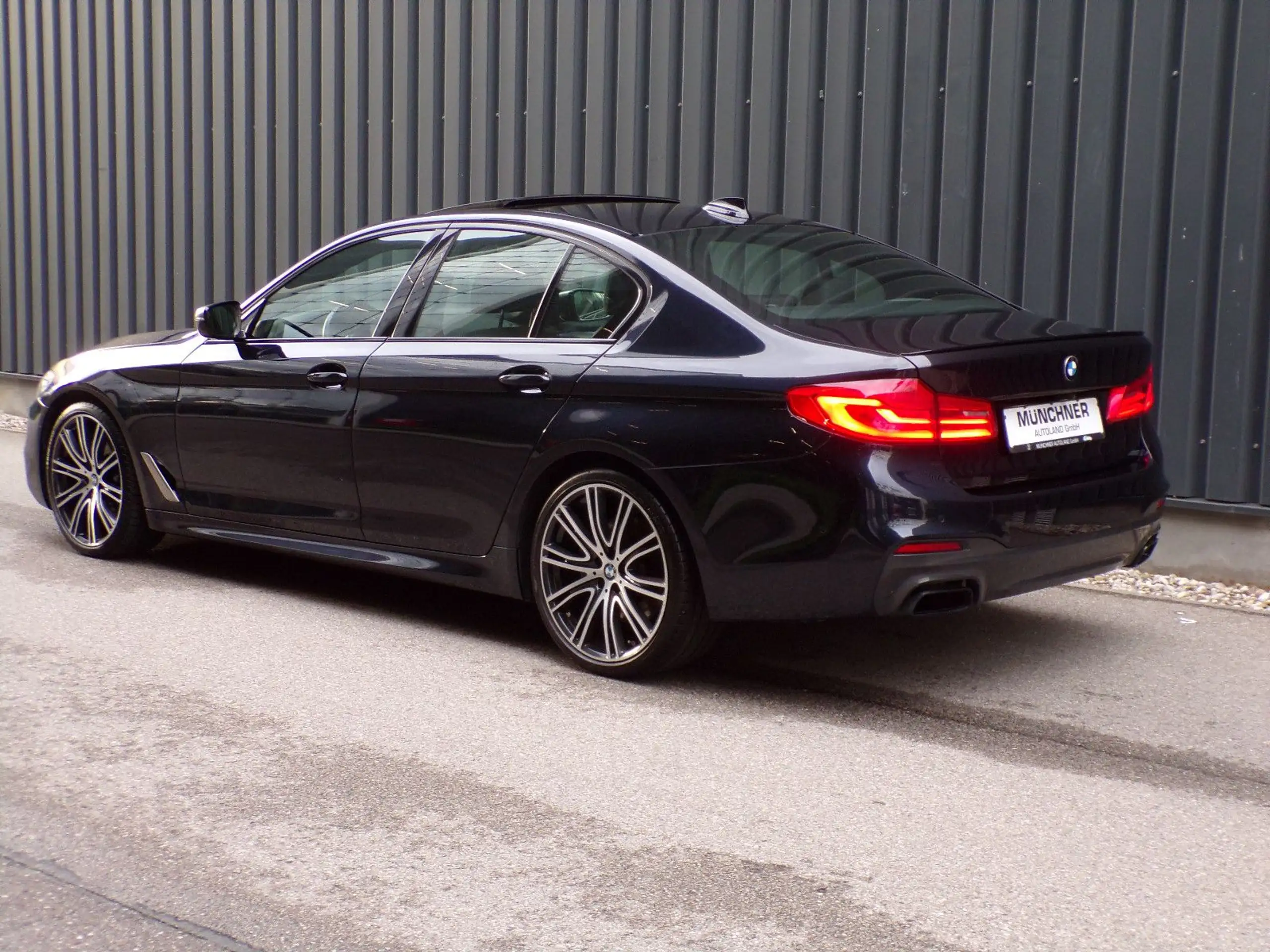 BMW - 550