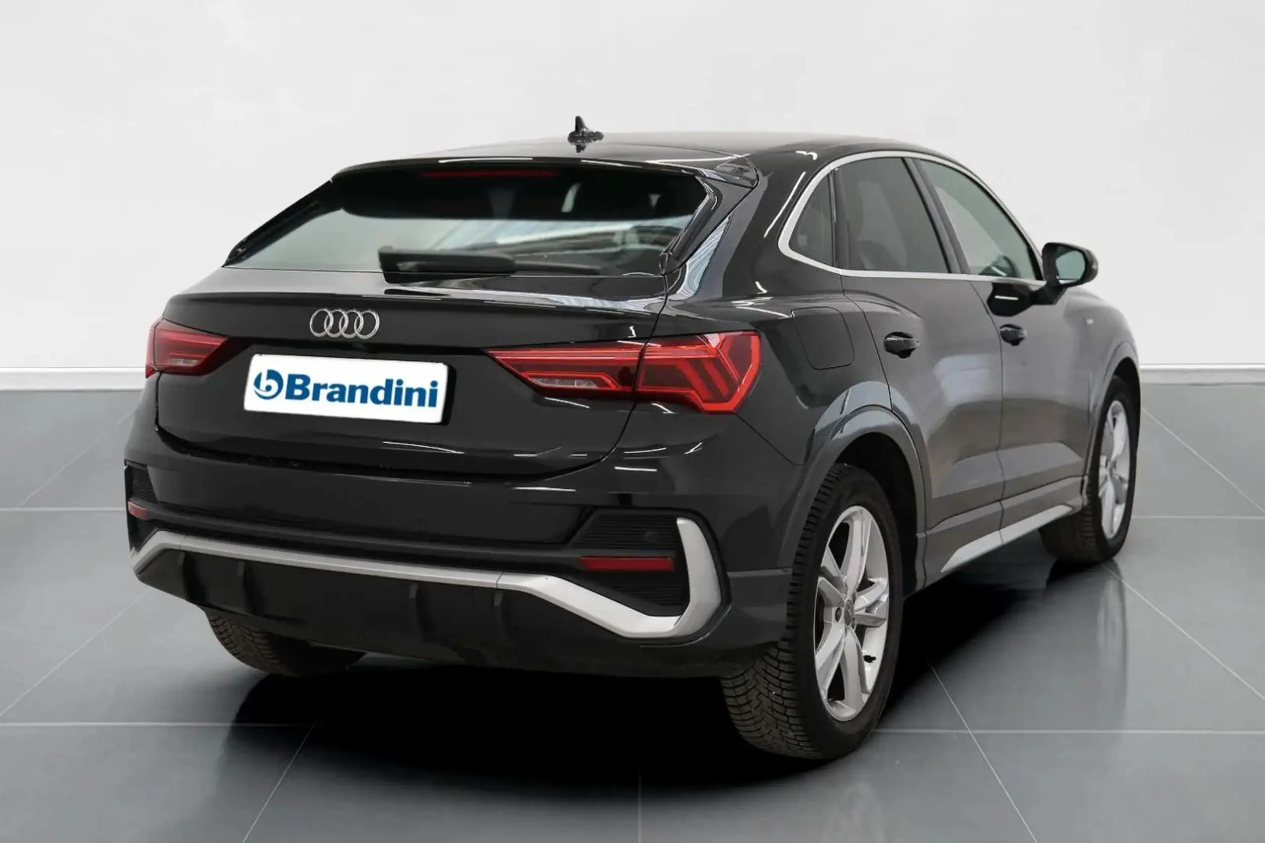 Audi - Q3