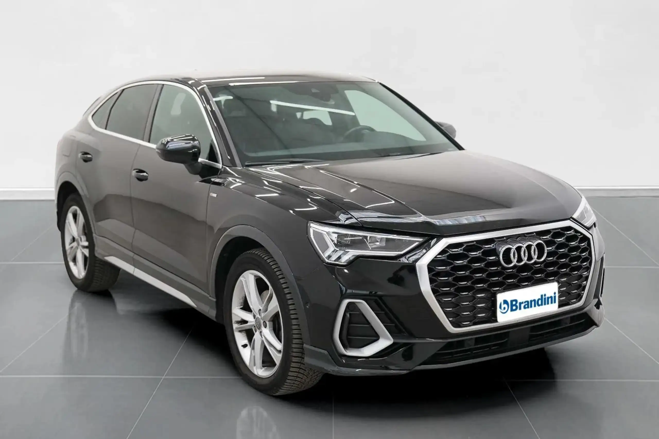 Audi - Q3