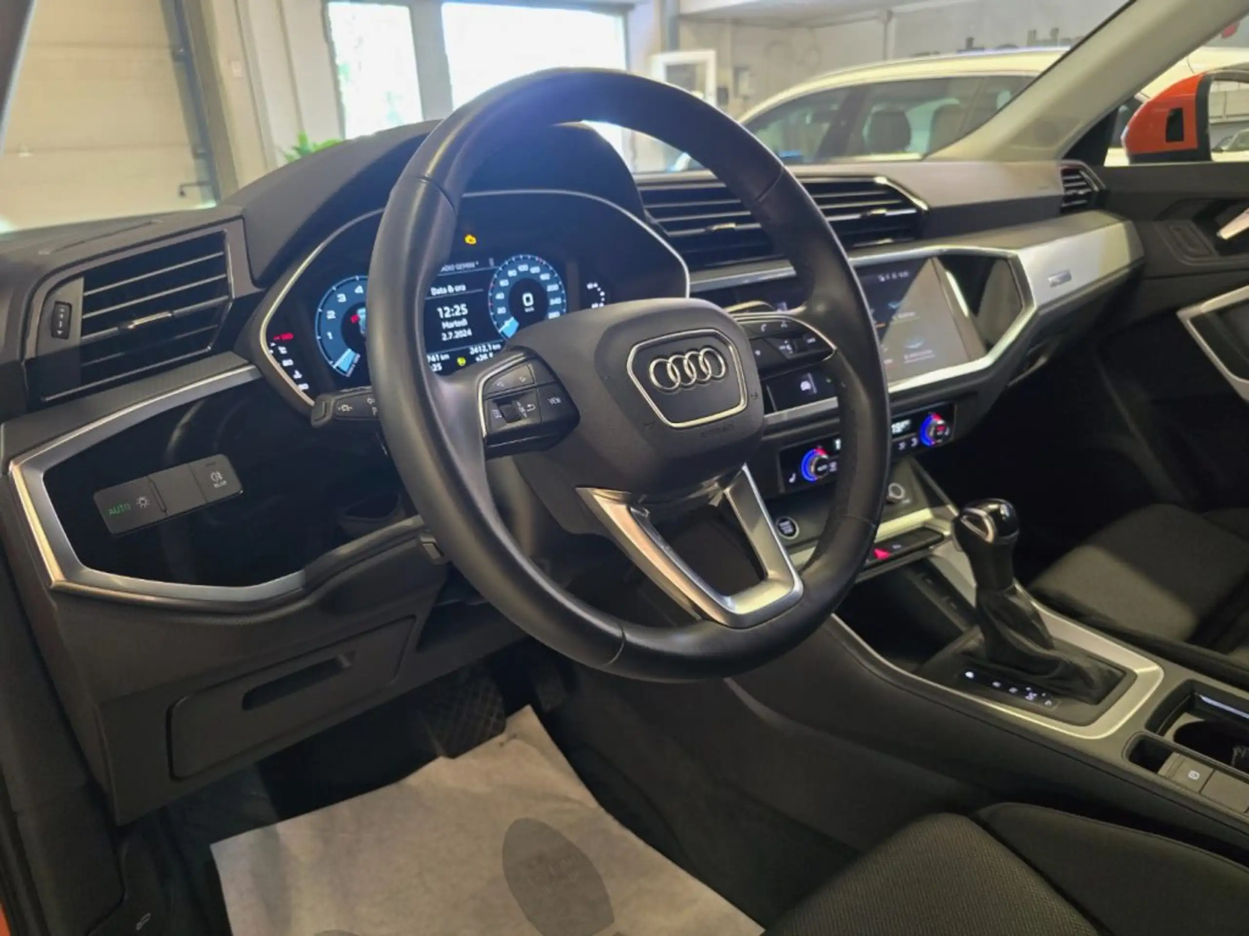 Audi - Q3