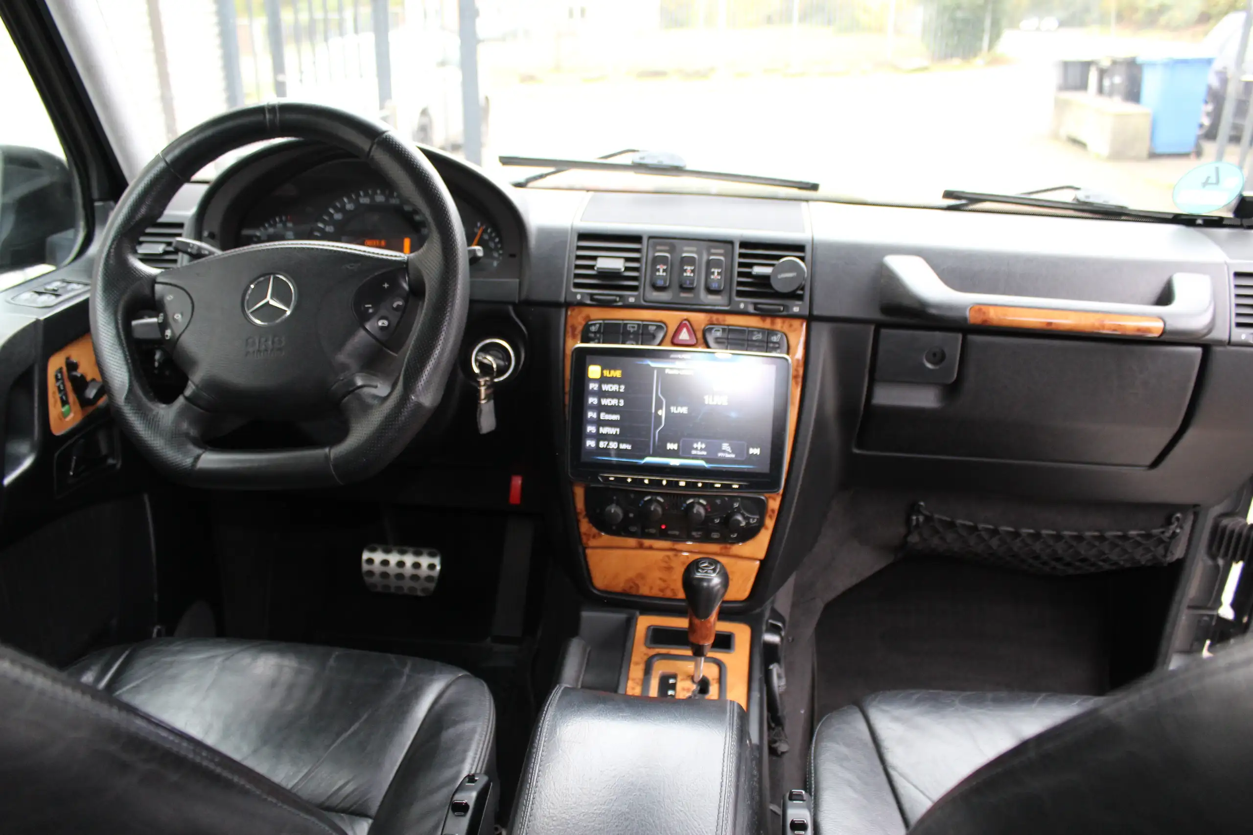 Mercedes-Benz - G 400