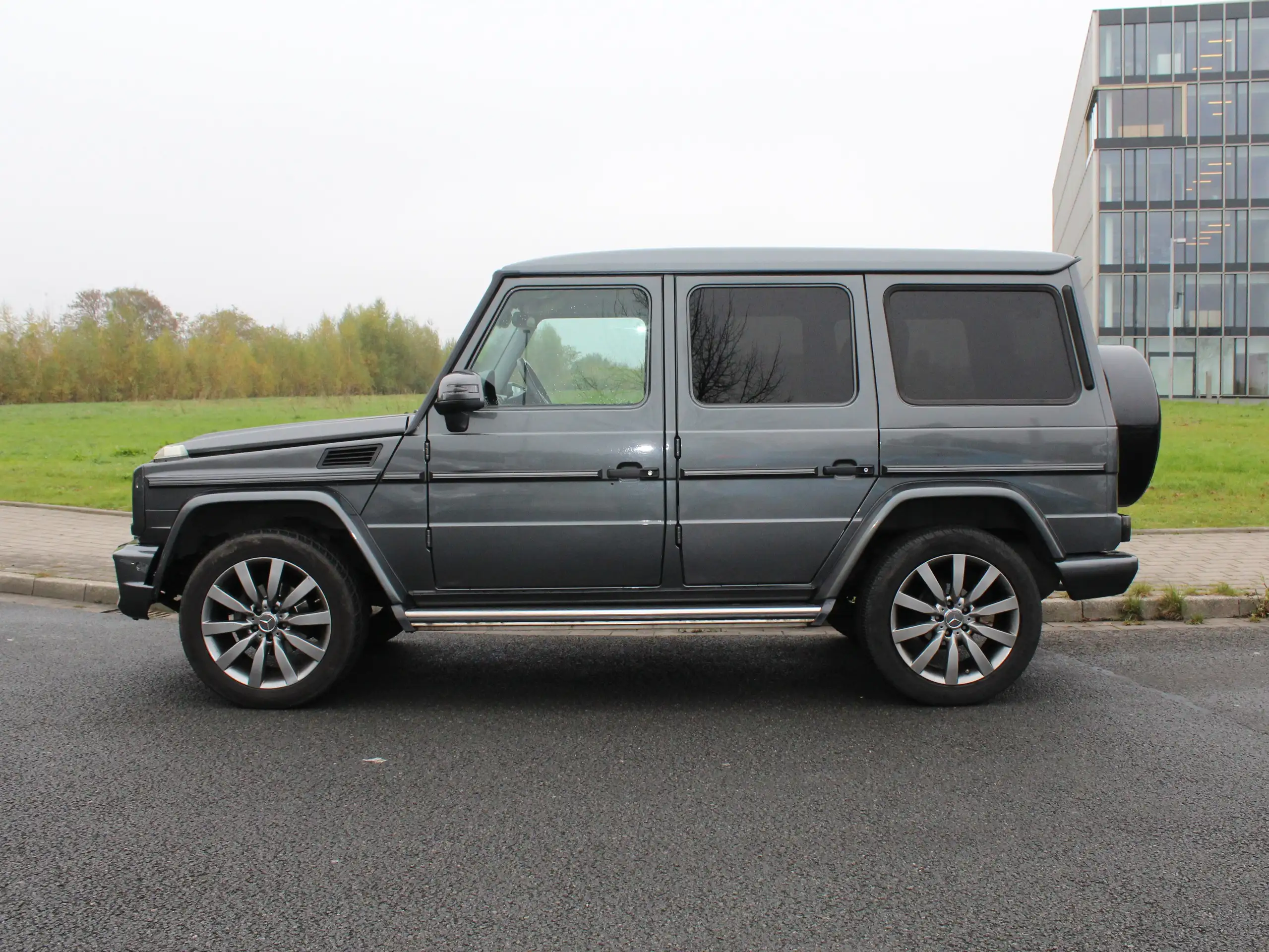 Mercedes-Benz - G 400