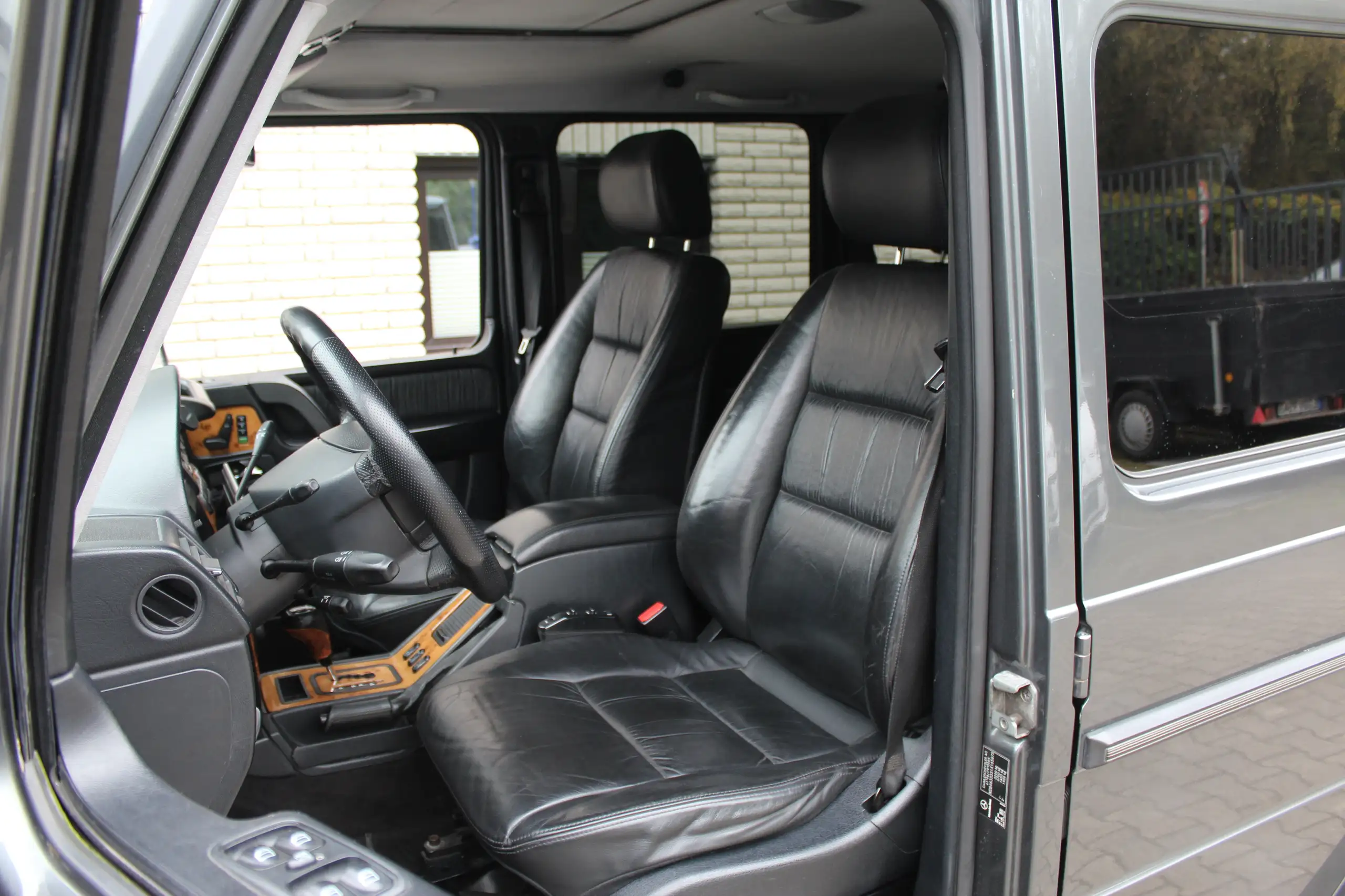 Mercedes-Benz - G 400