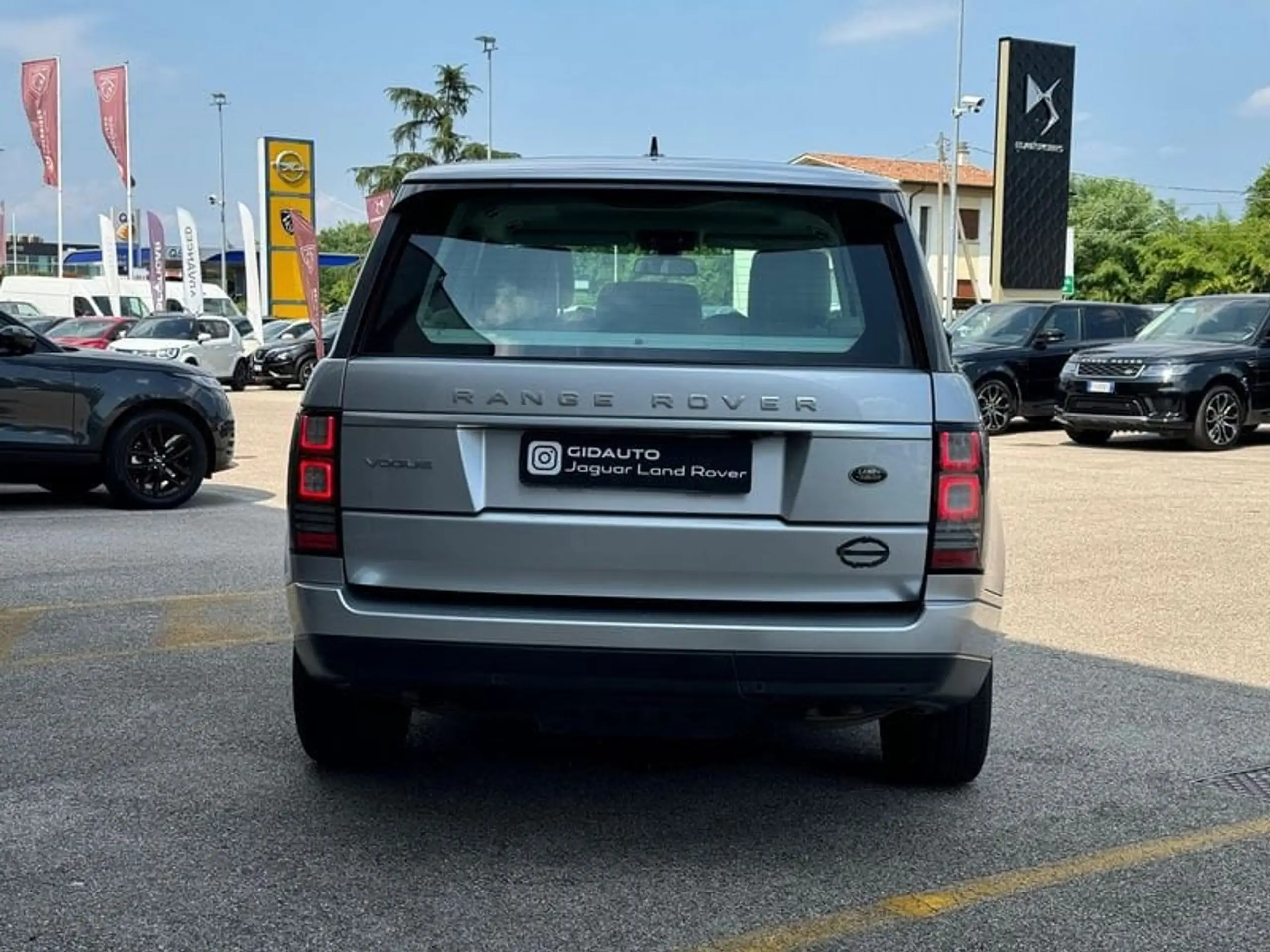 Land Rover - Range Rover