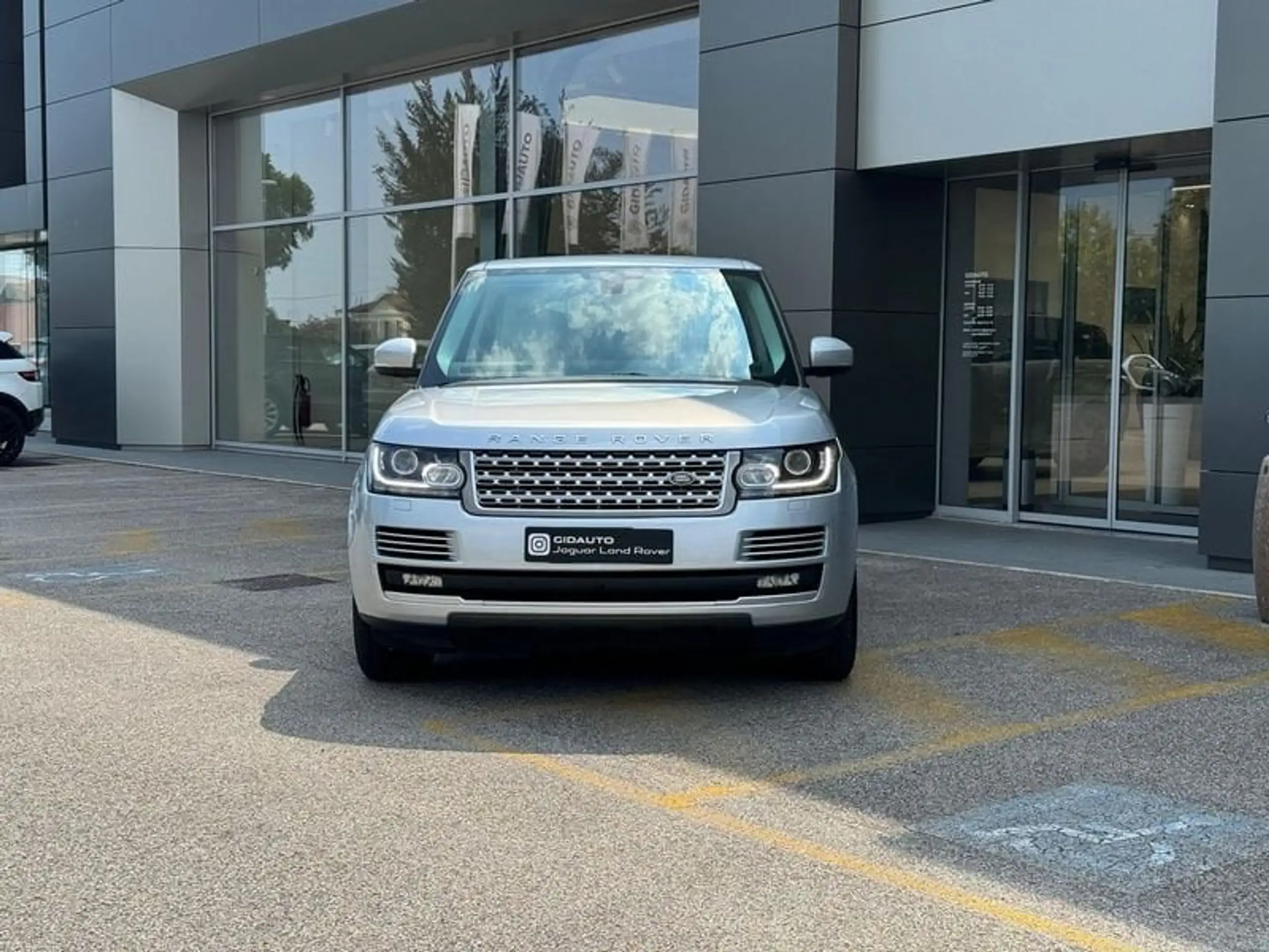 Land Rover - Range Rover