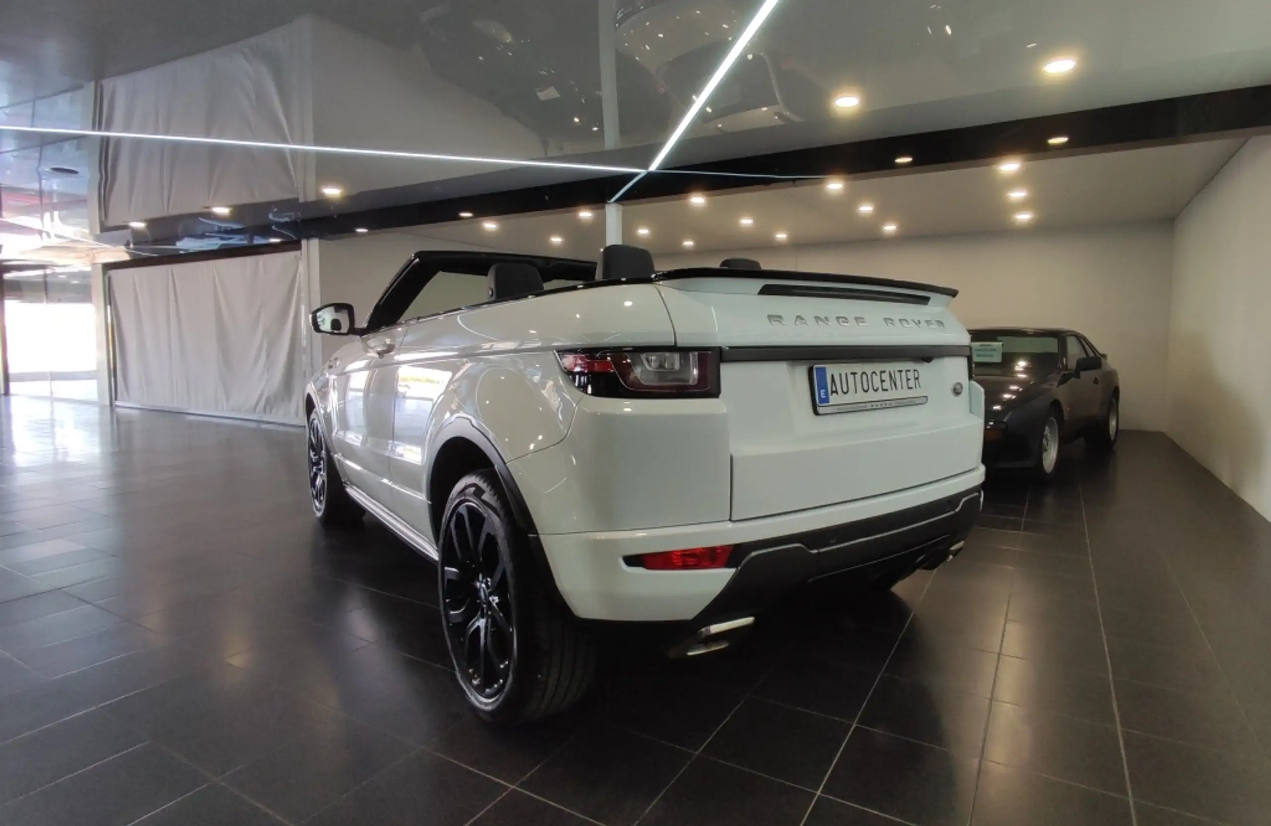 Land Rover - Range Rover Evoque