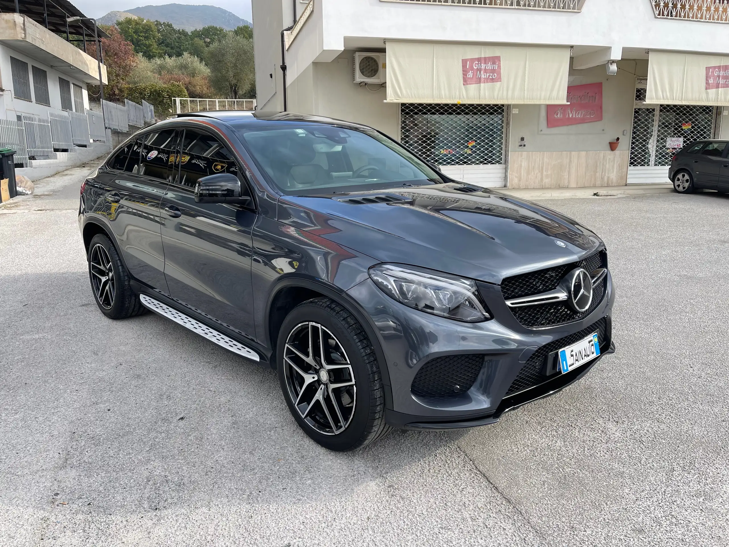 Mercedes-Benz - GLE 350