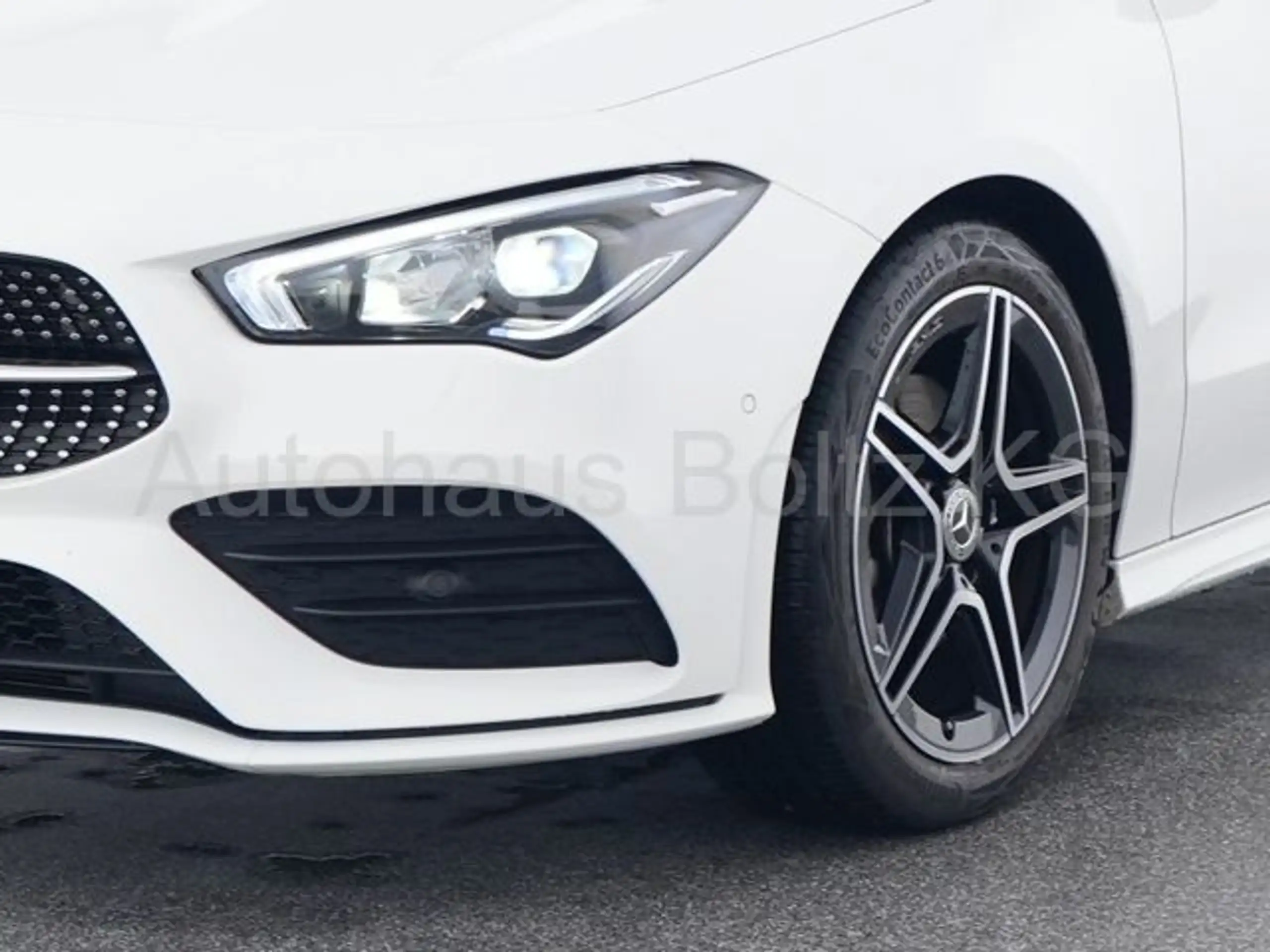 Mercedes-Benz - CLA 200