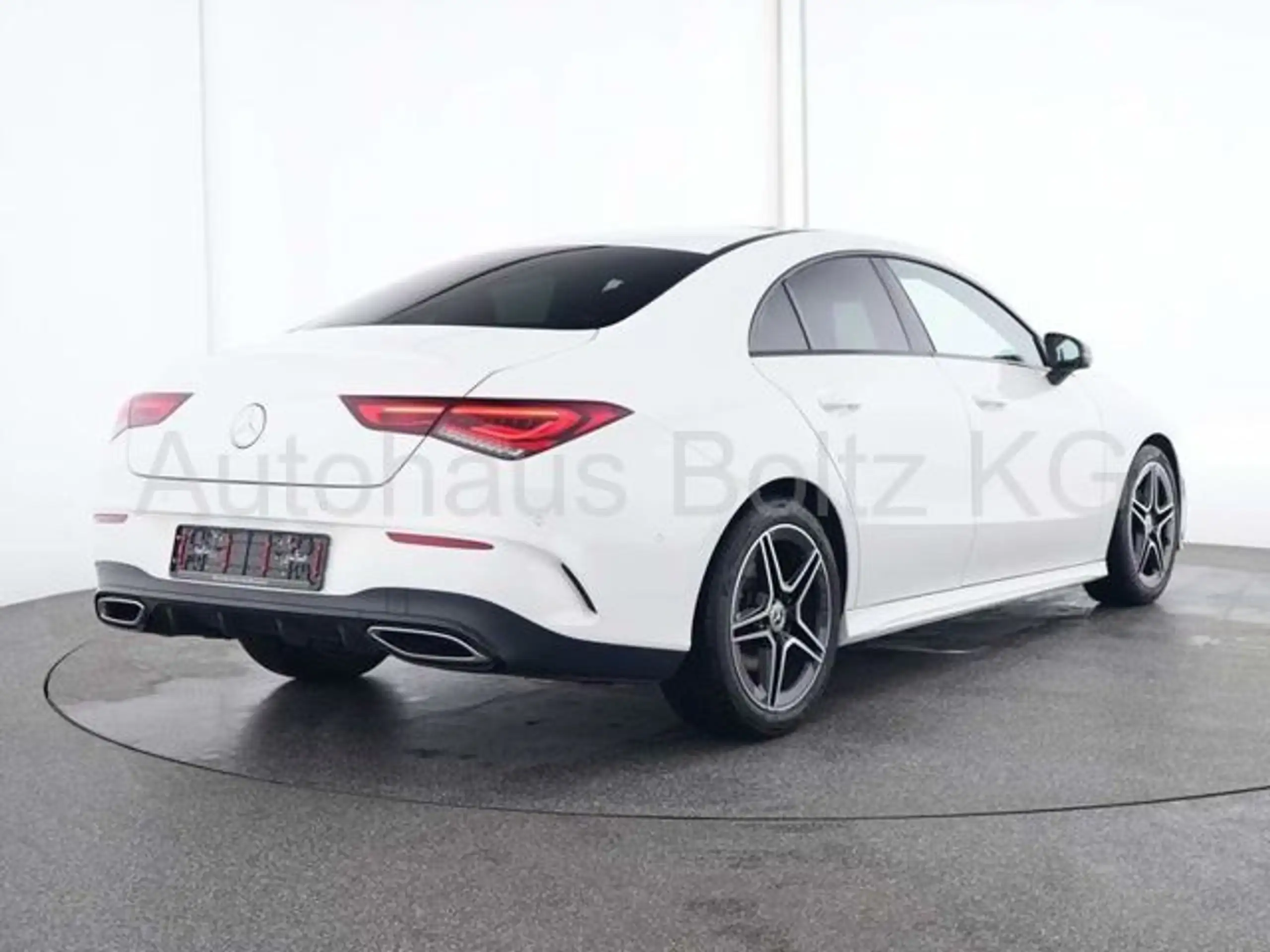 Mercedes-Benz - CLA 200