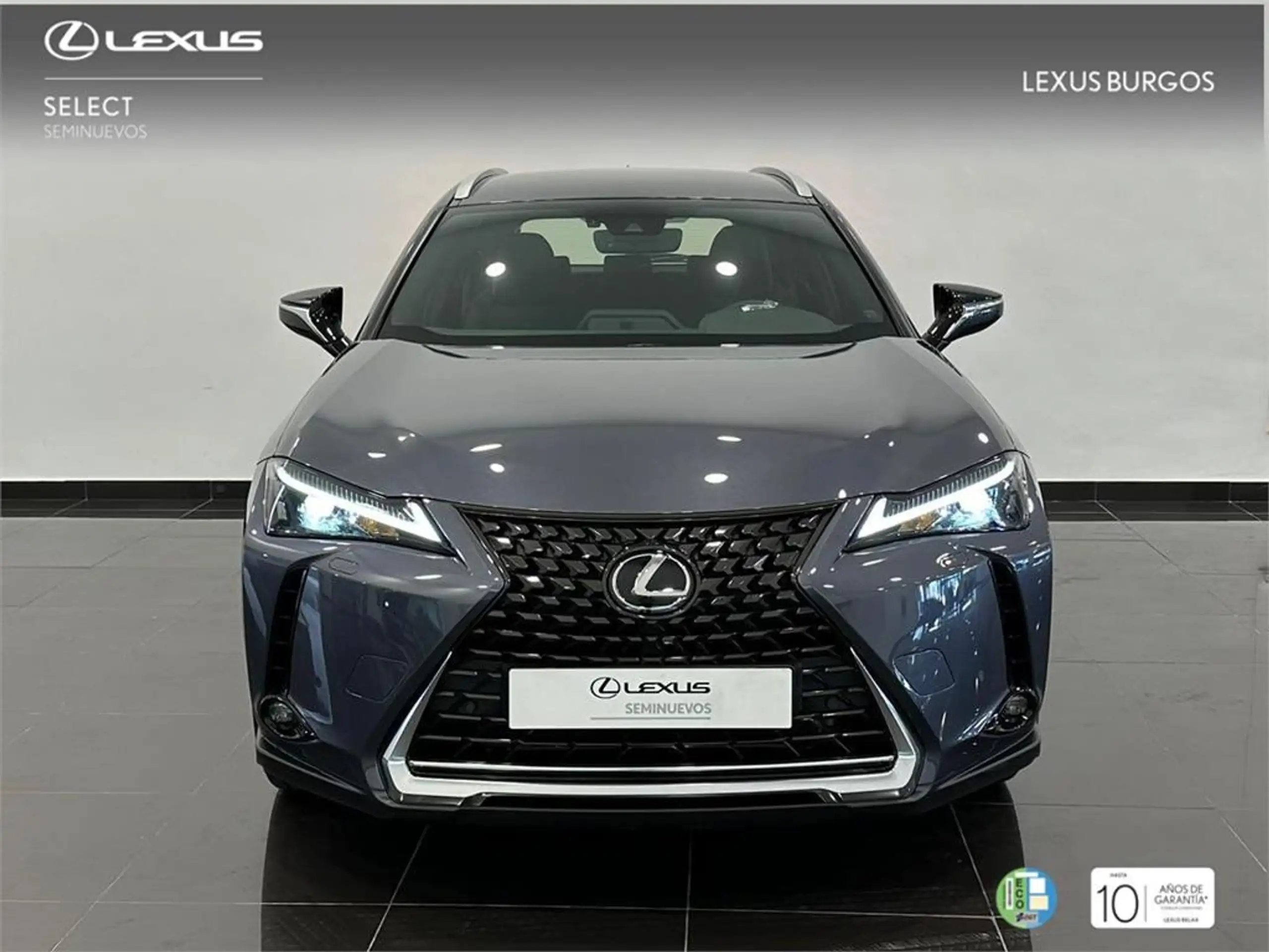 Lexus - UX 200