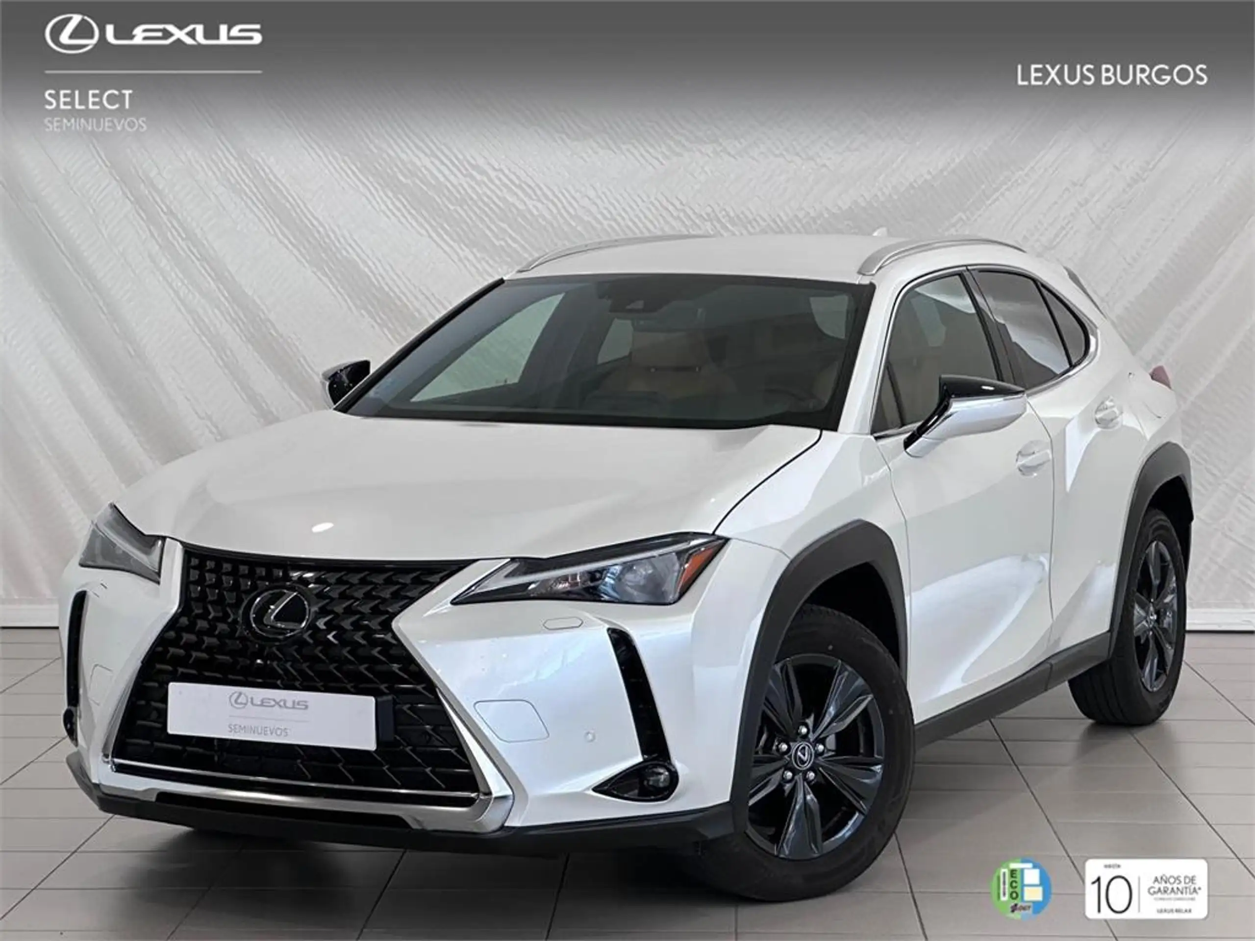 Lexus - UX 200