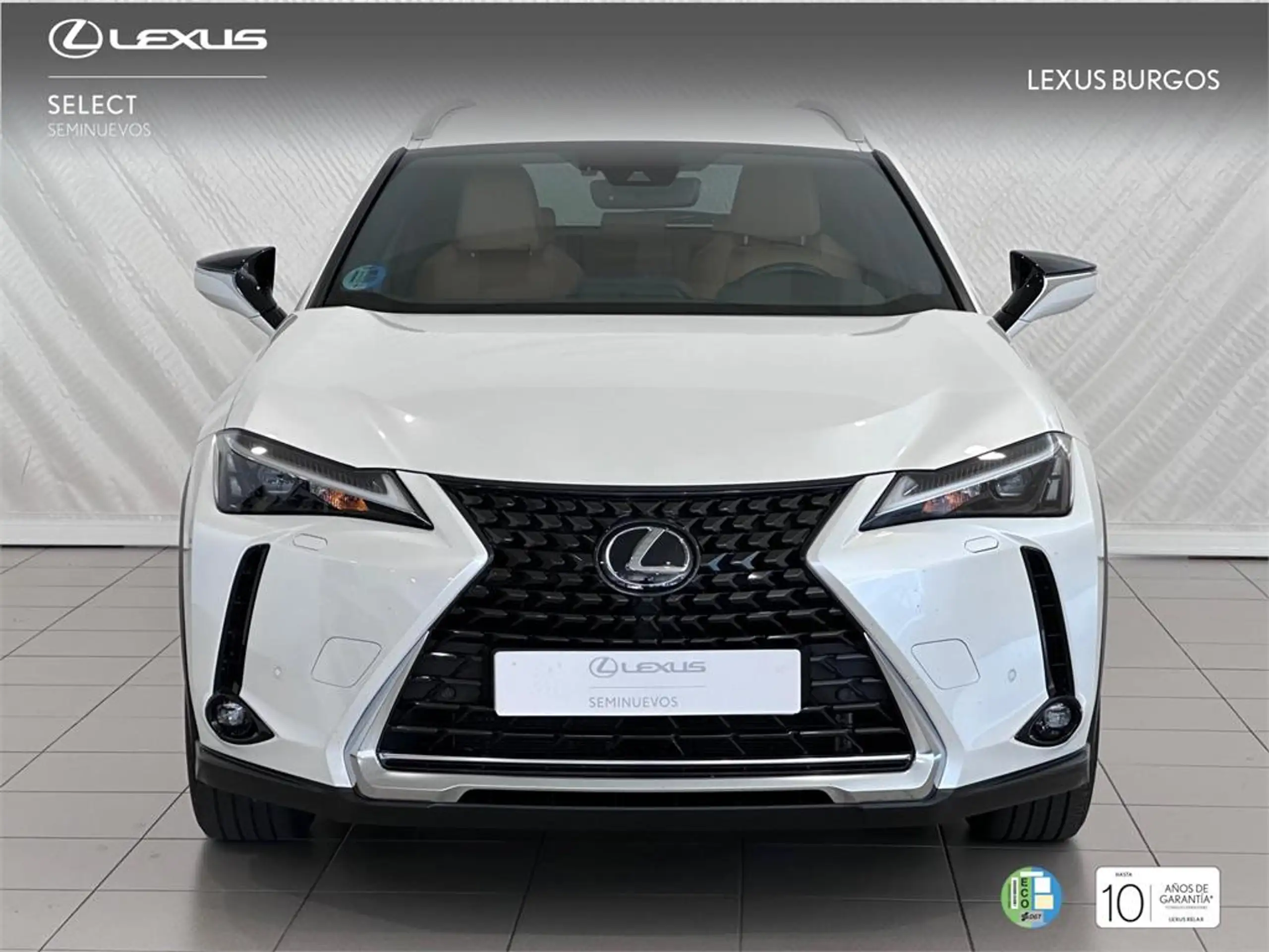 Lexus - UX 200