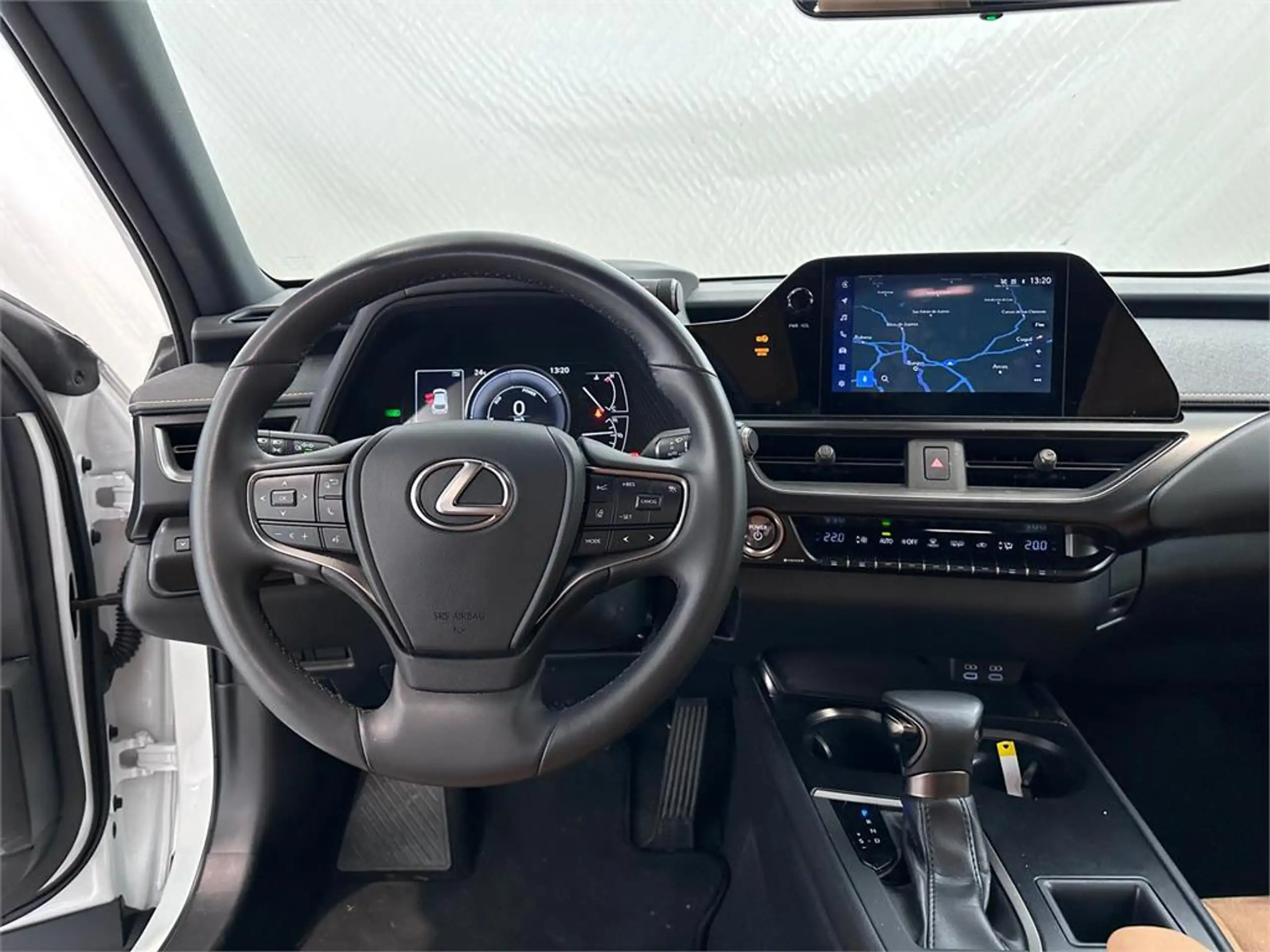 Lexus - UX 200