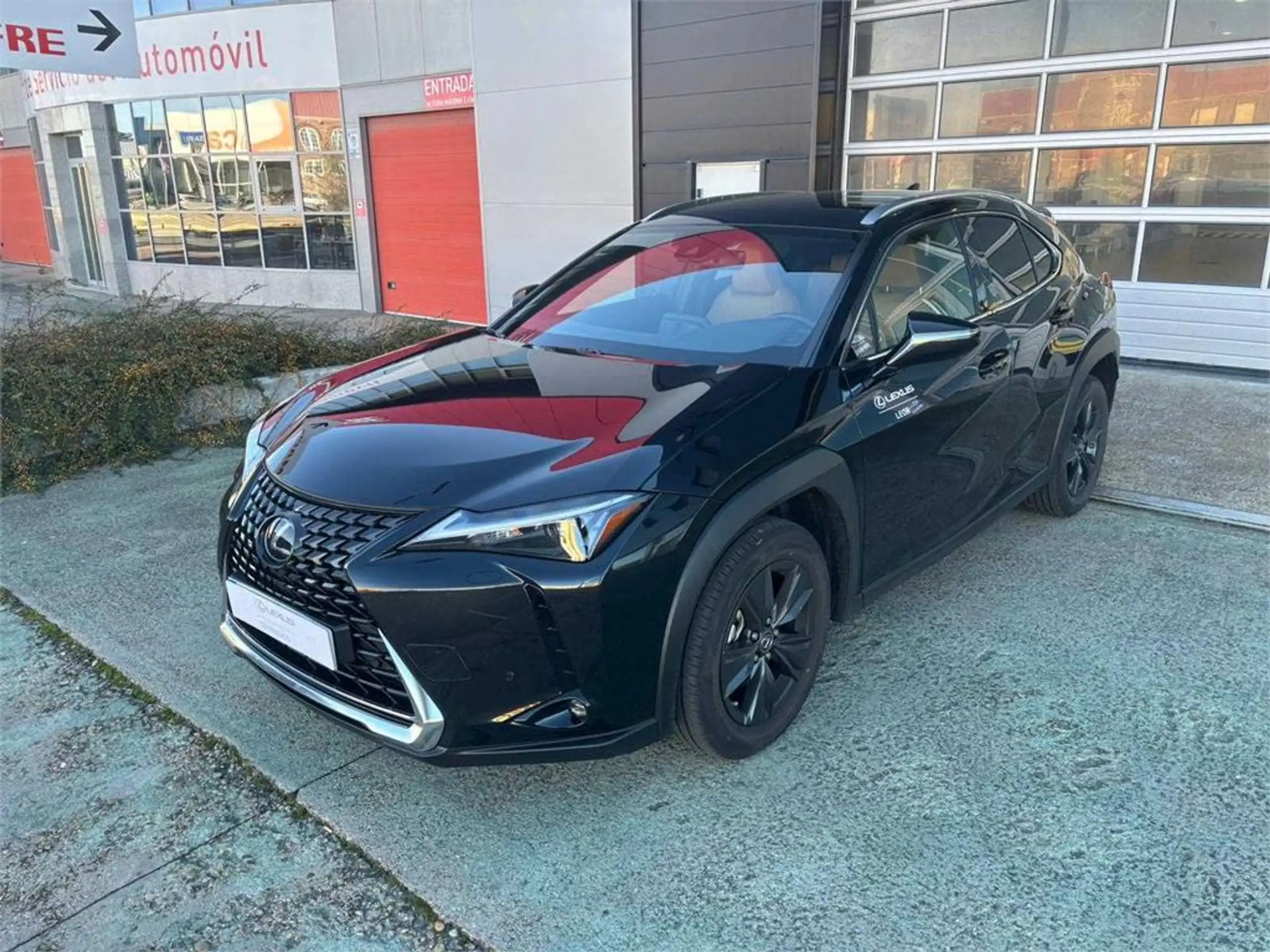 Lexus - UX 200