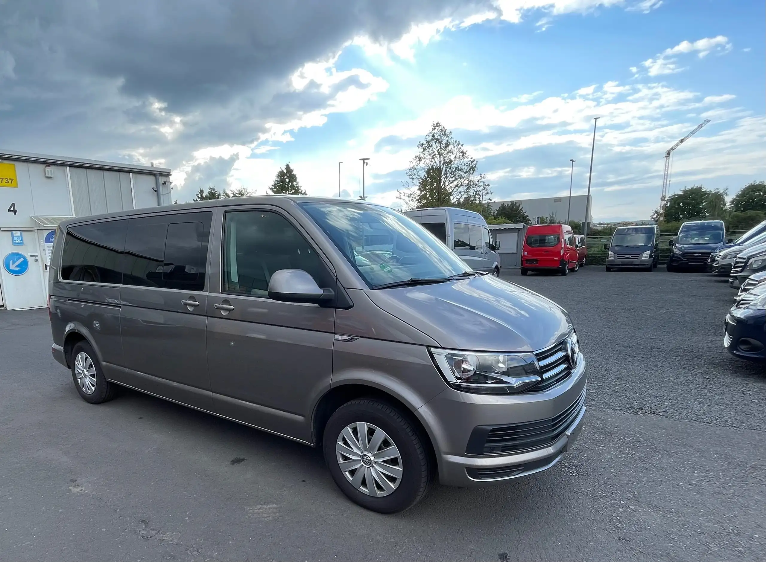 Volkswagen - T6 Caravelle