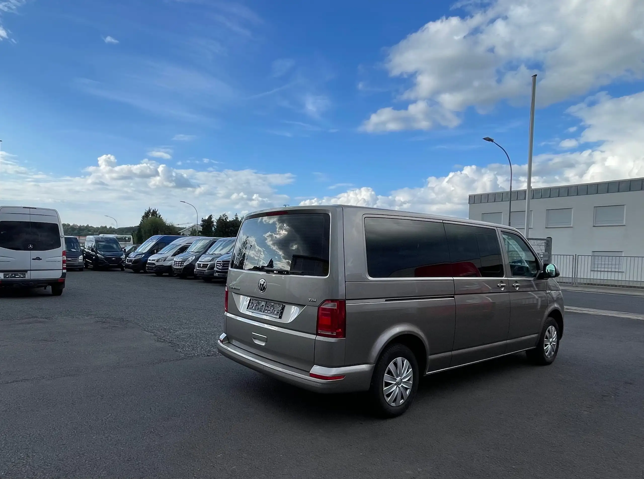 Volkswagen - T6 Caravelle