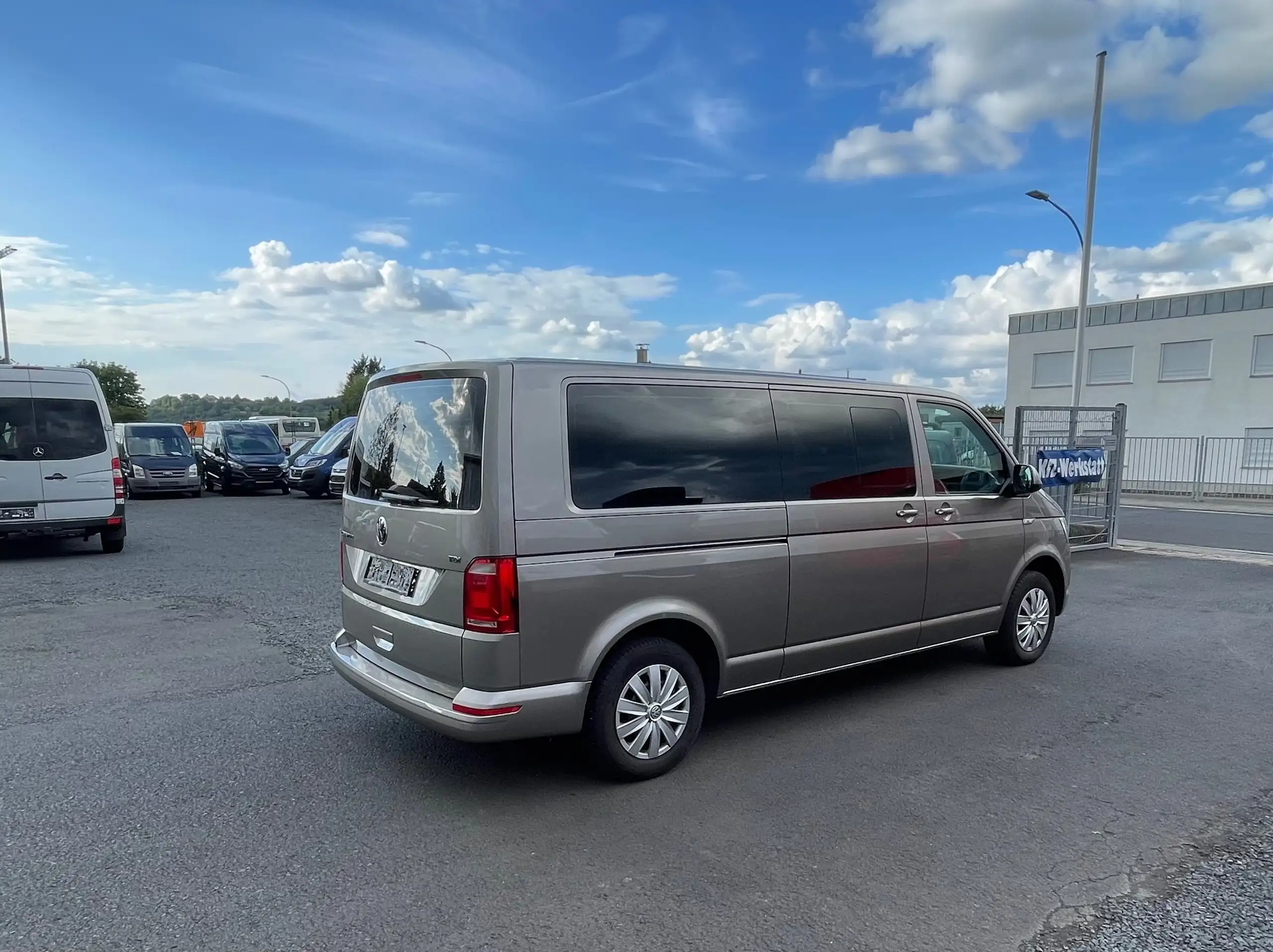 Volkswagen - T6 Caravelle