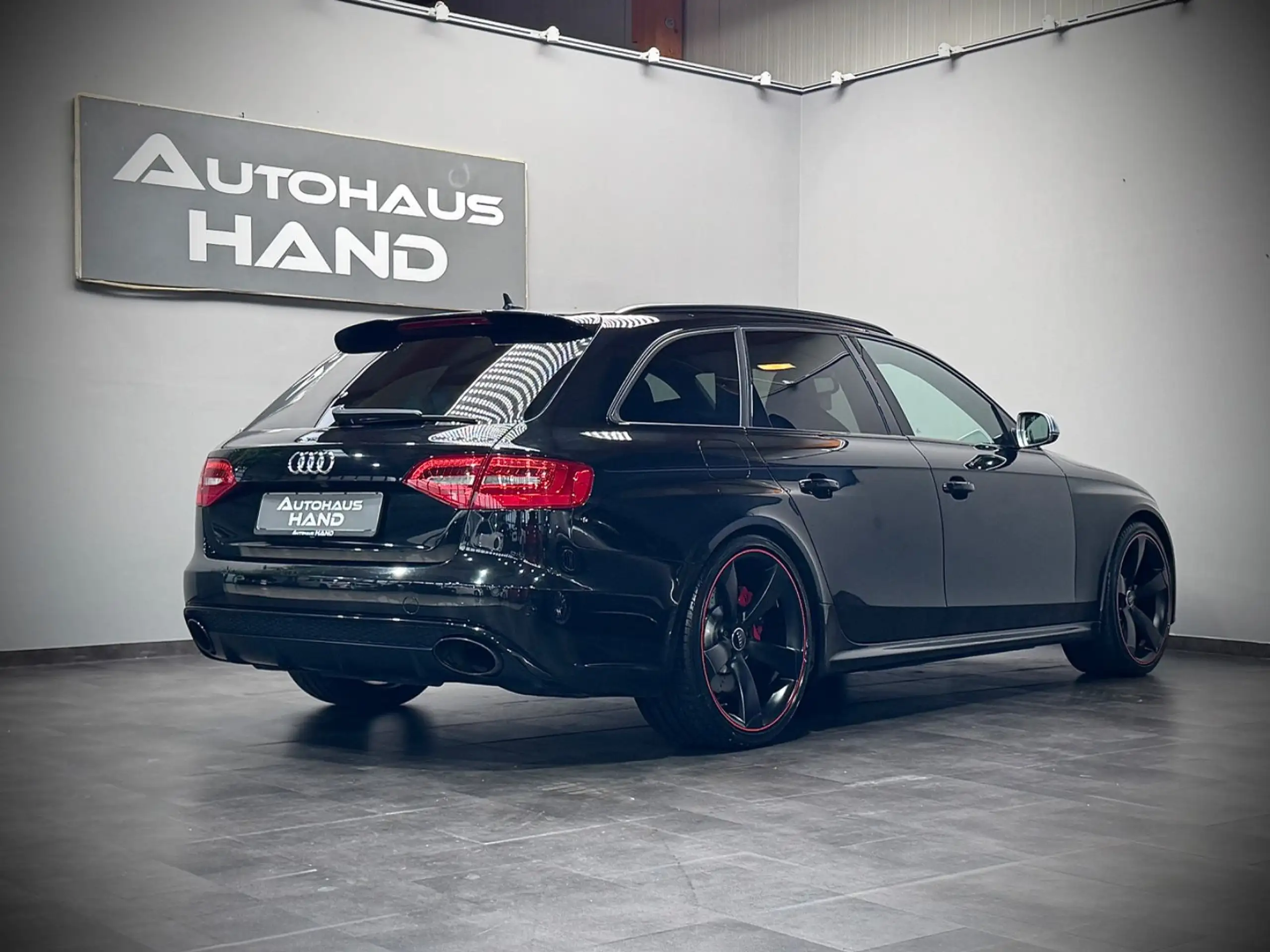 Audi - RS4