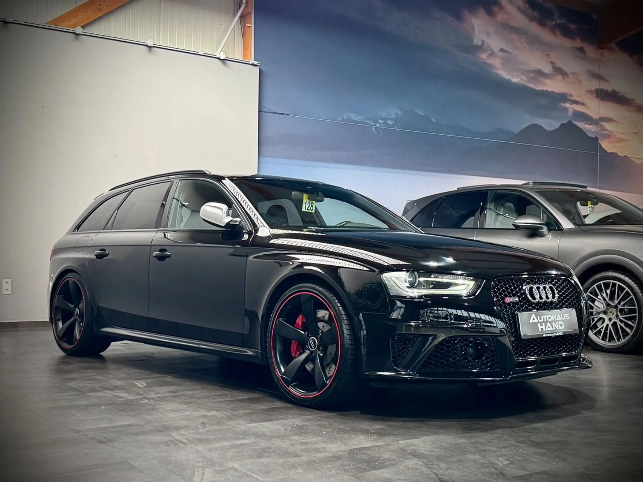 Audi - RS4