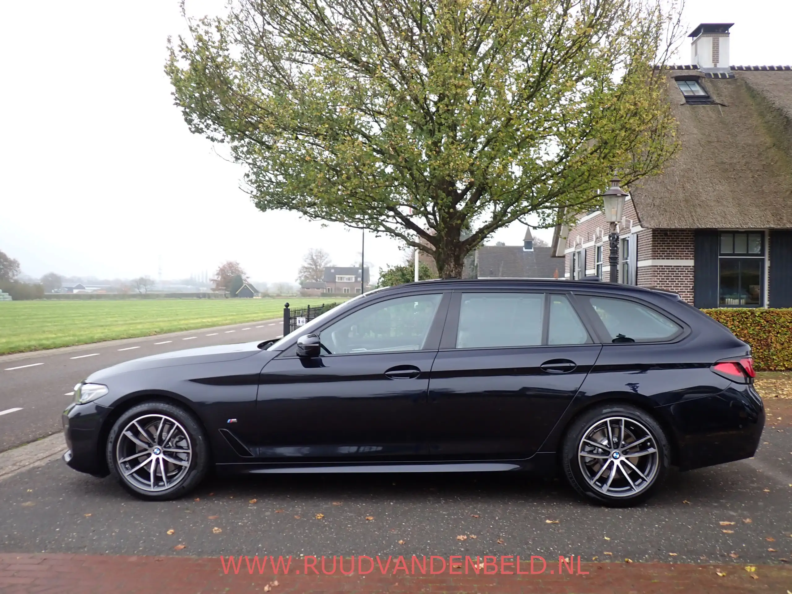 BMW - 520