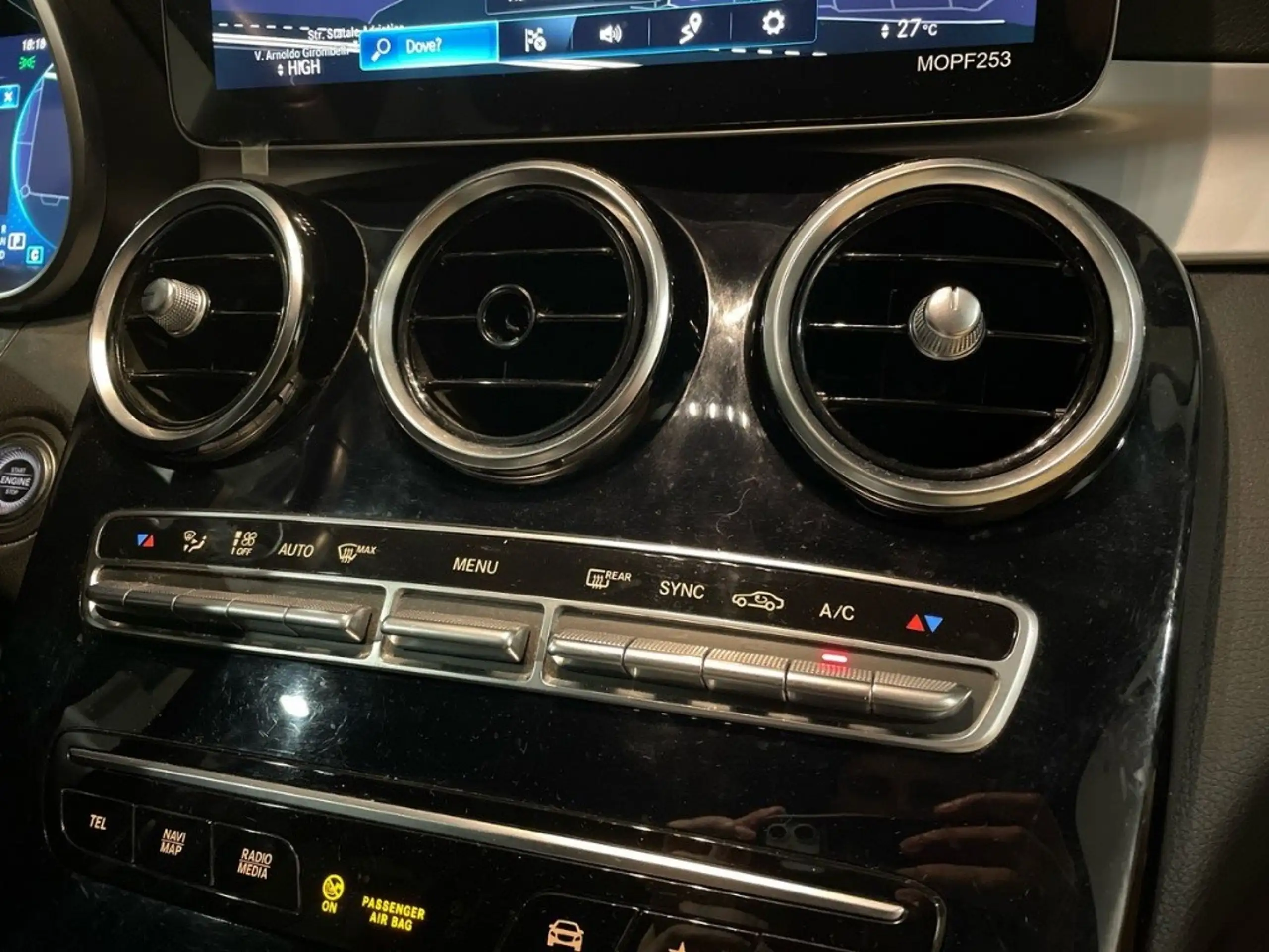 Mercedes-Benz - GLC 220