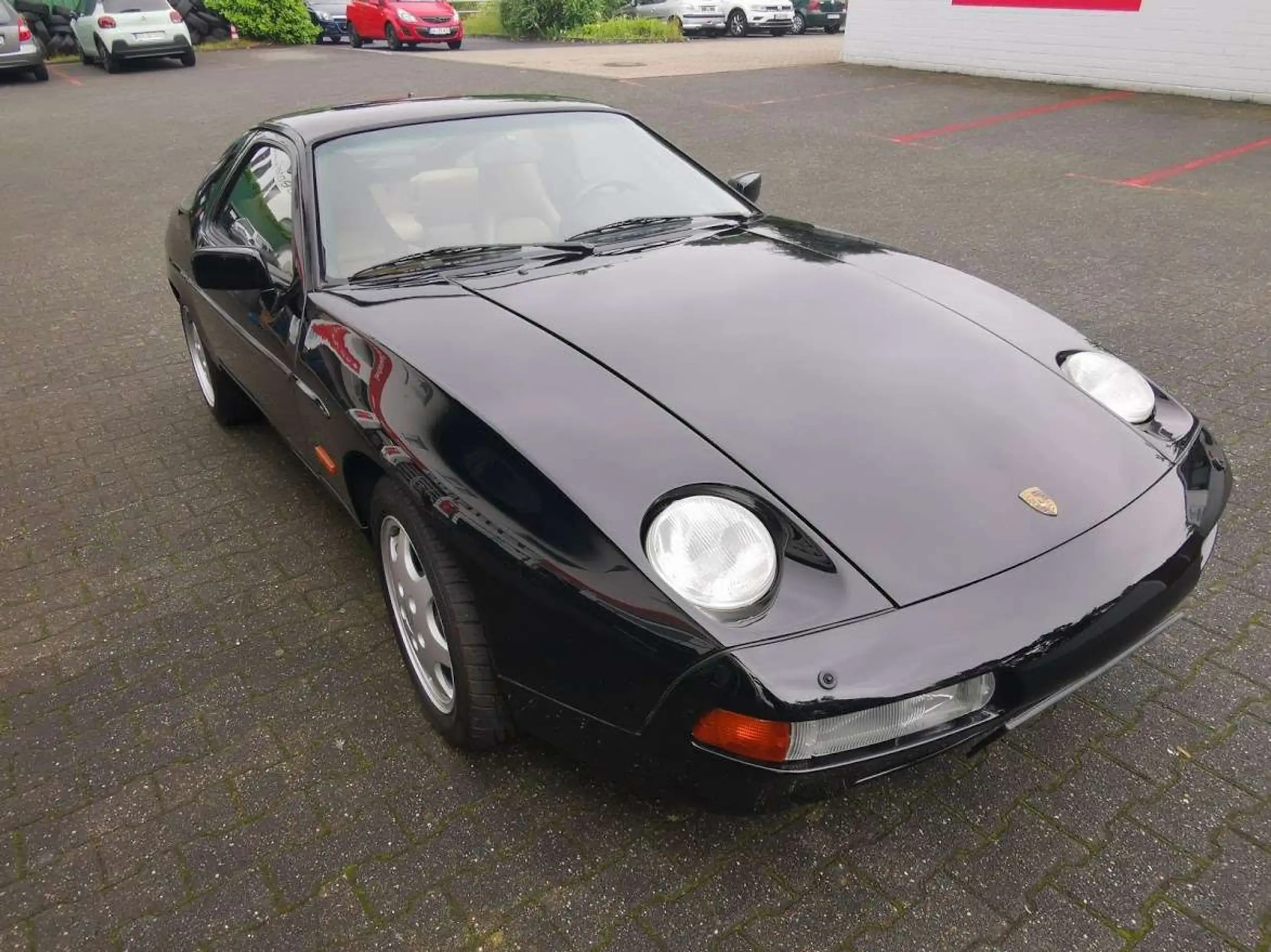 Porsche - 928