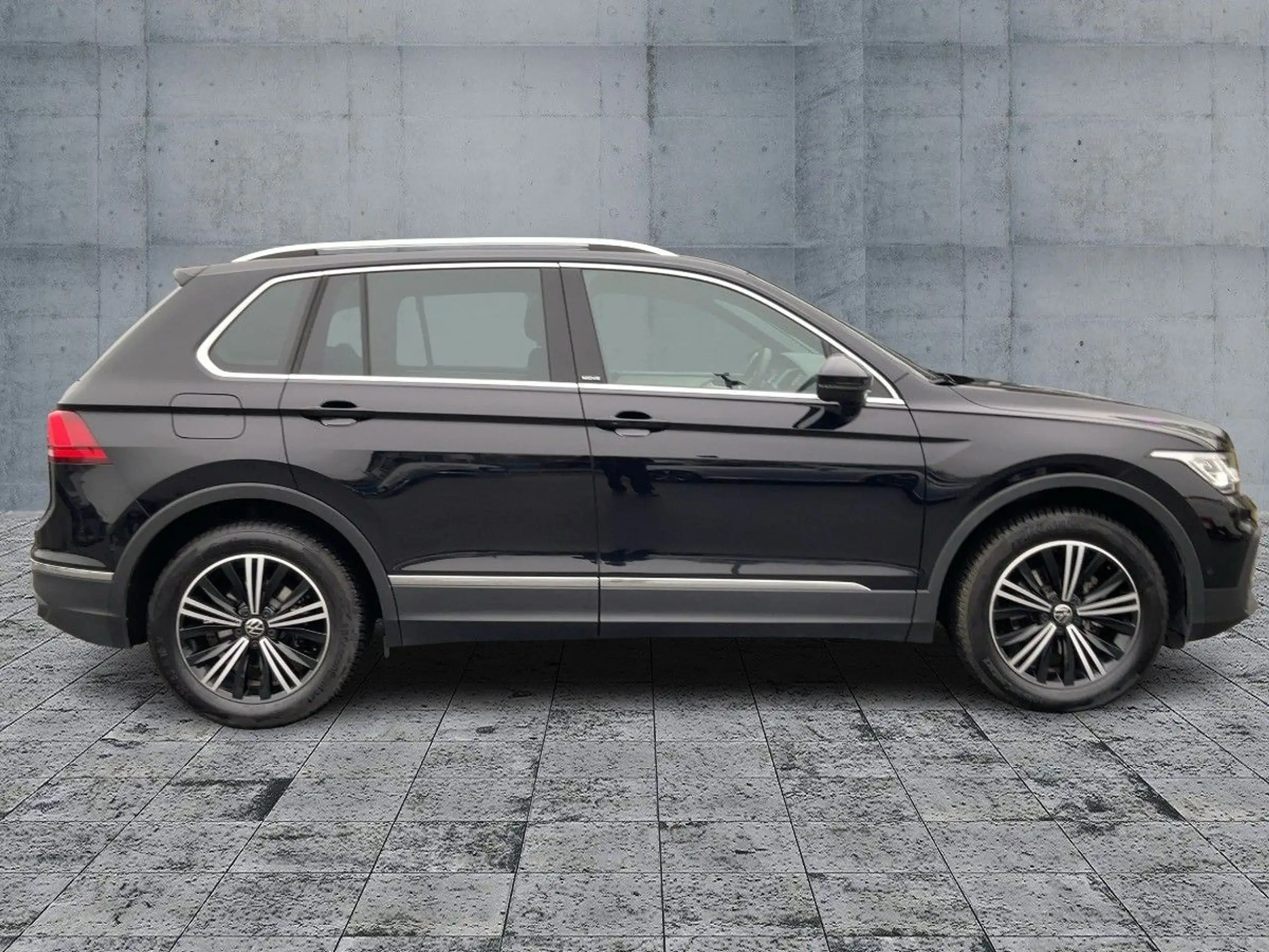 Volkswagen - Tiguan