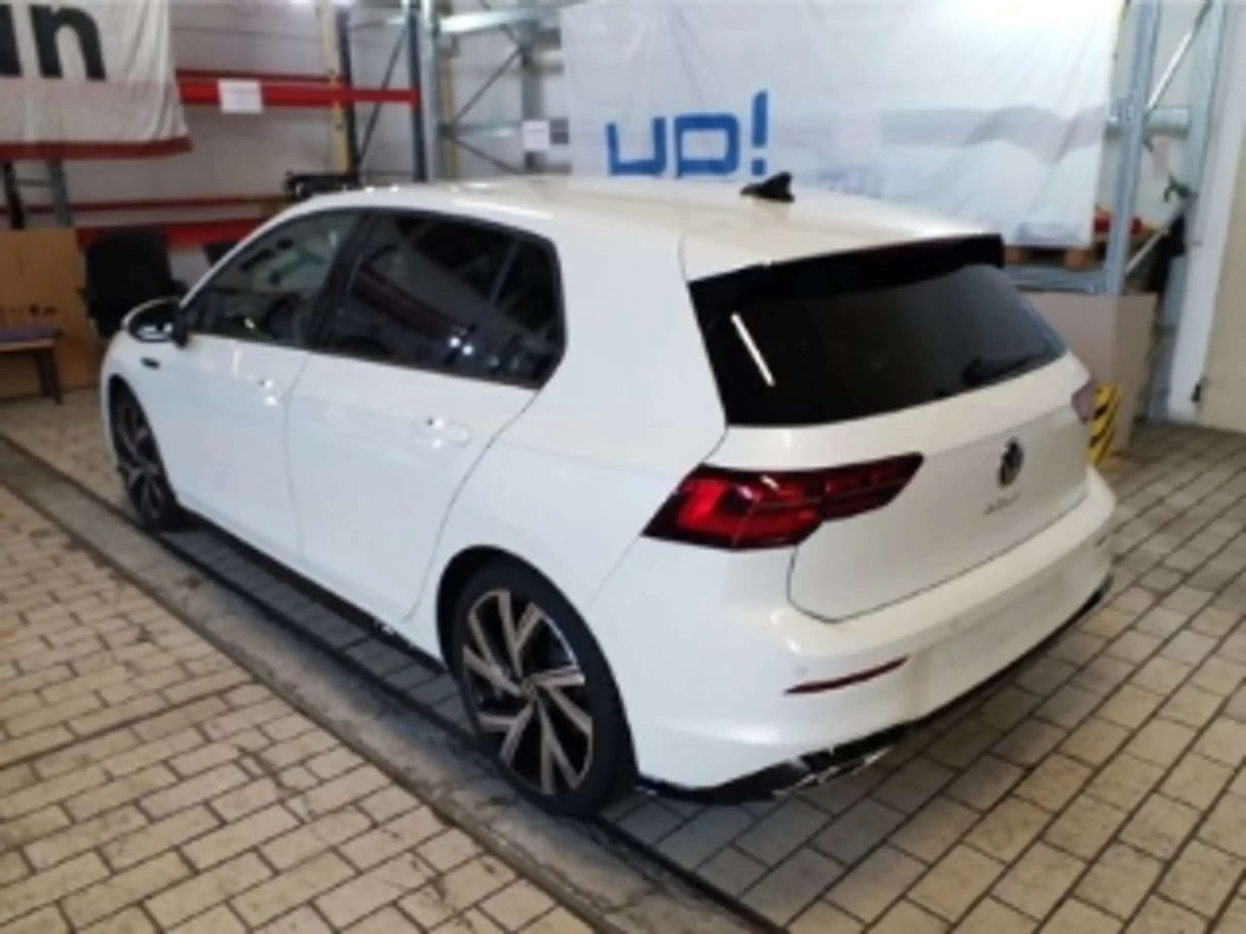 Volkswagen - Golf