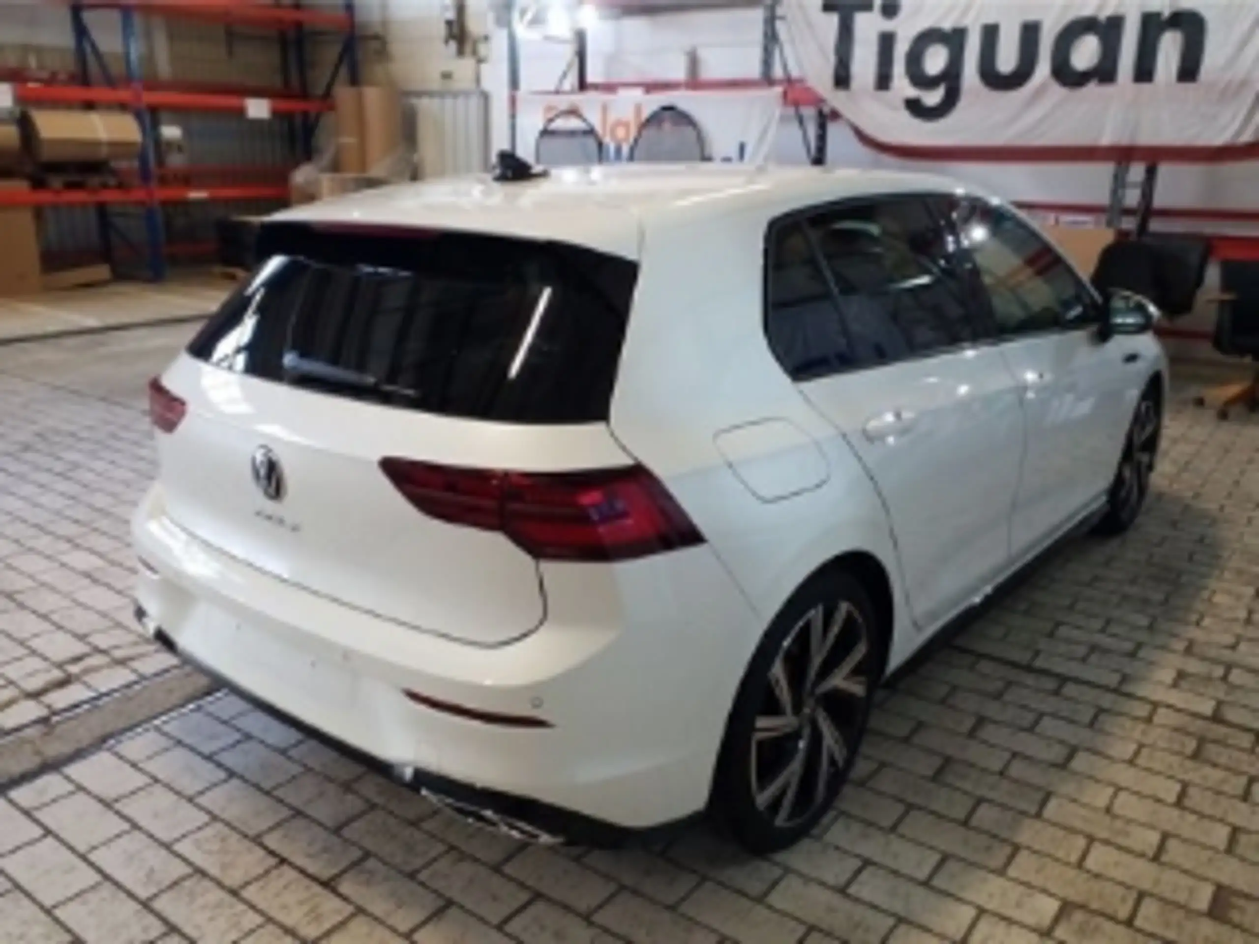 Volkswagen - Golf