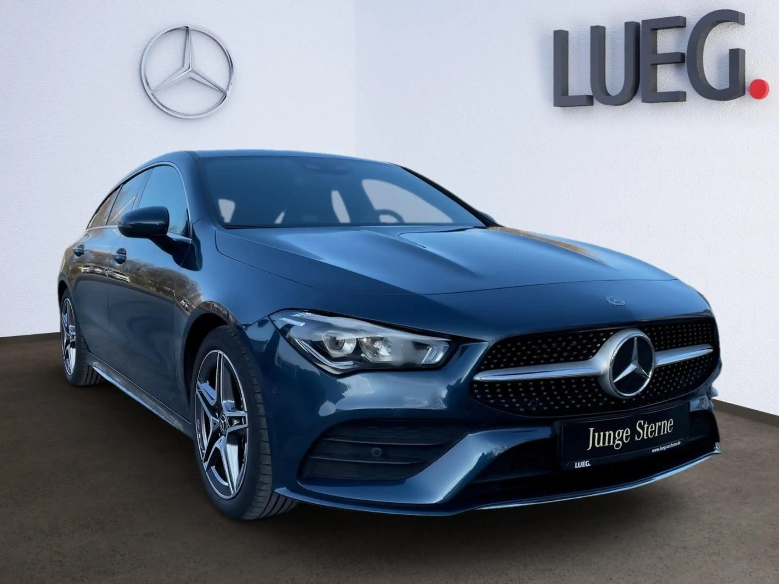 Mercedes-Benz - CLA 200