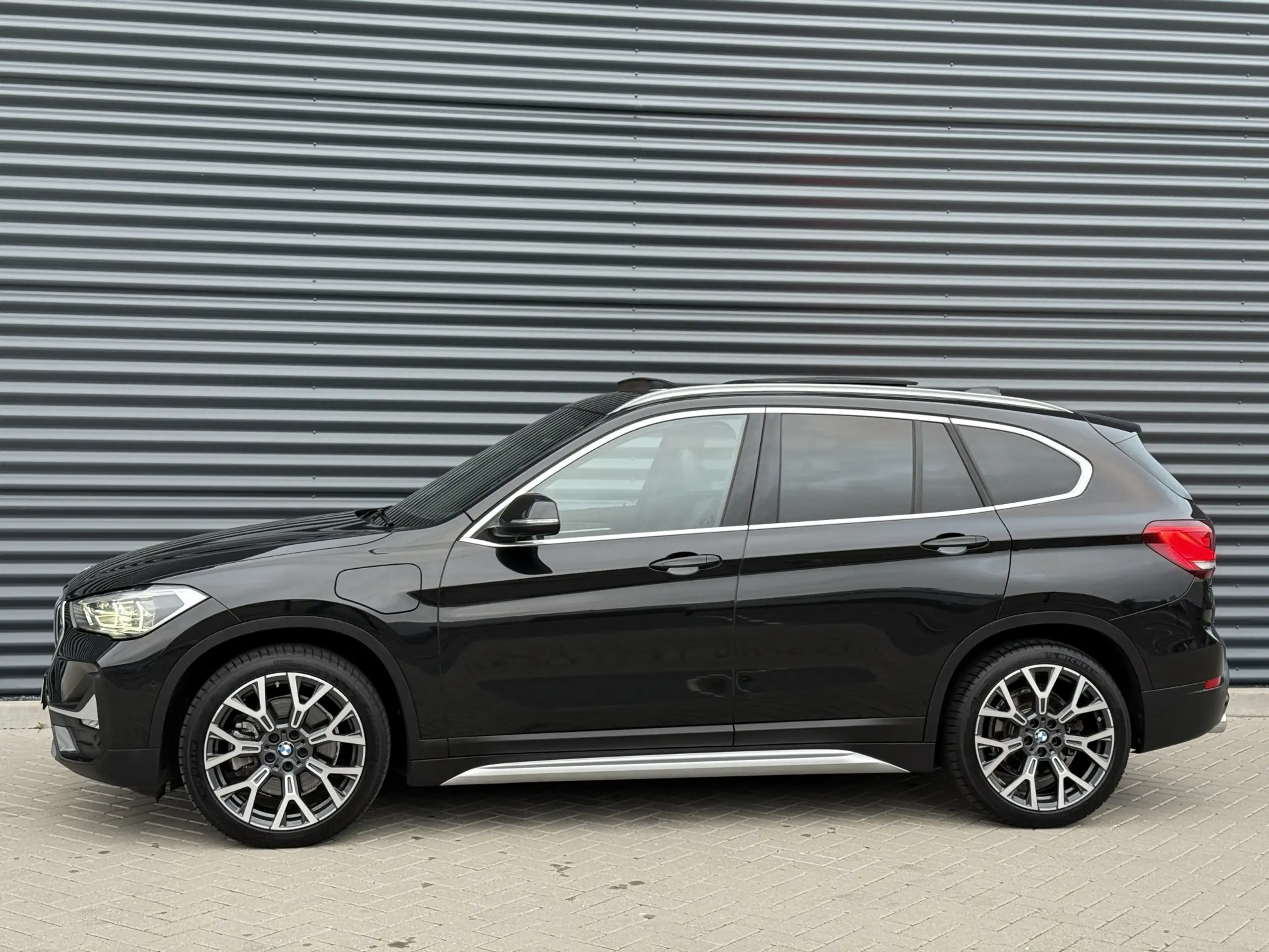 BMW - X1