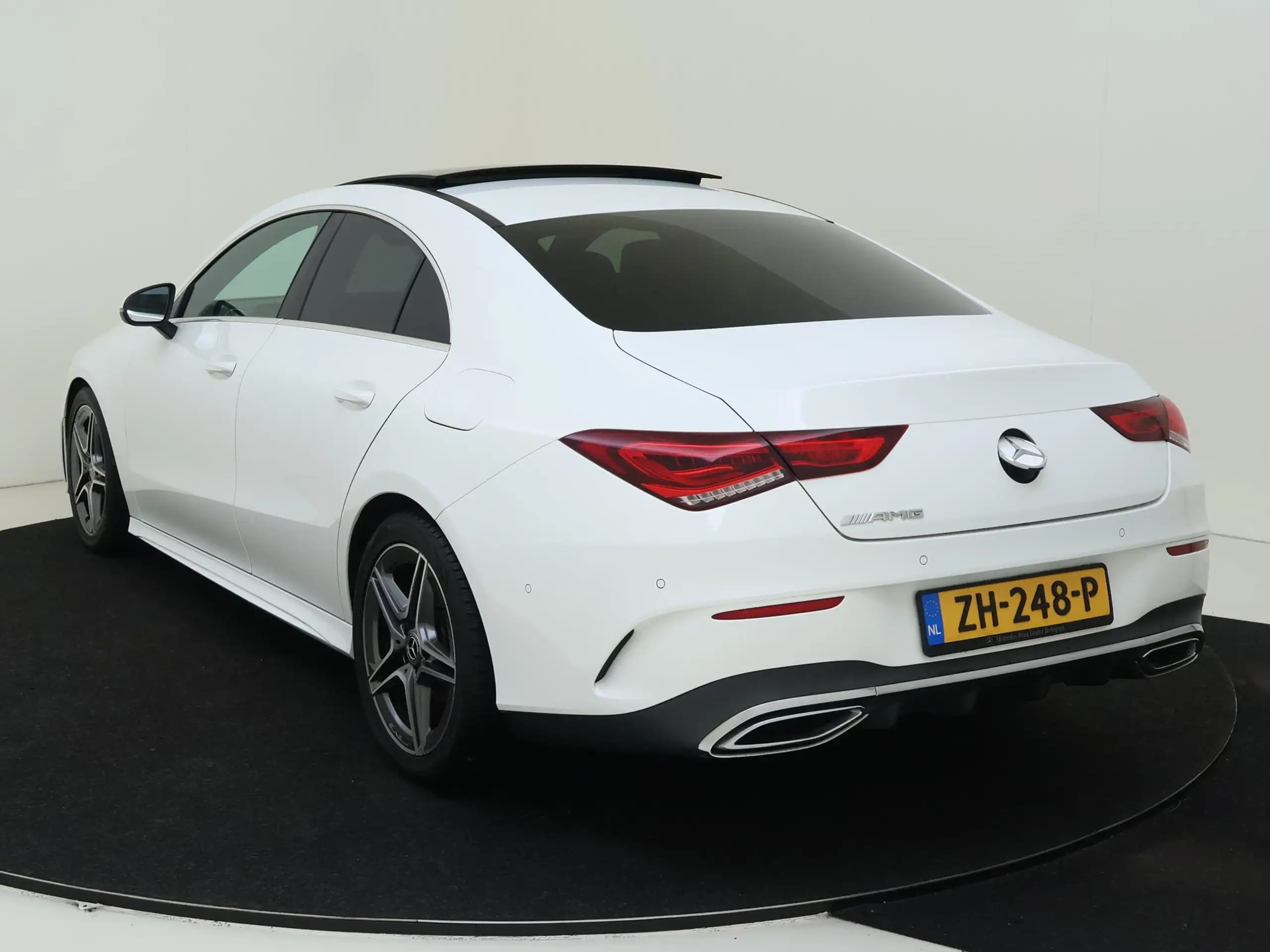 Mercedes-Benz - CLA 180