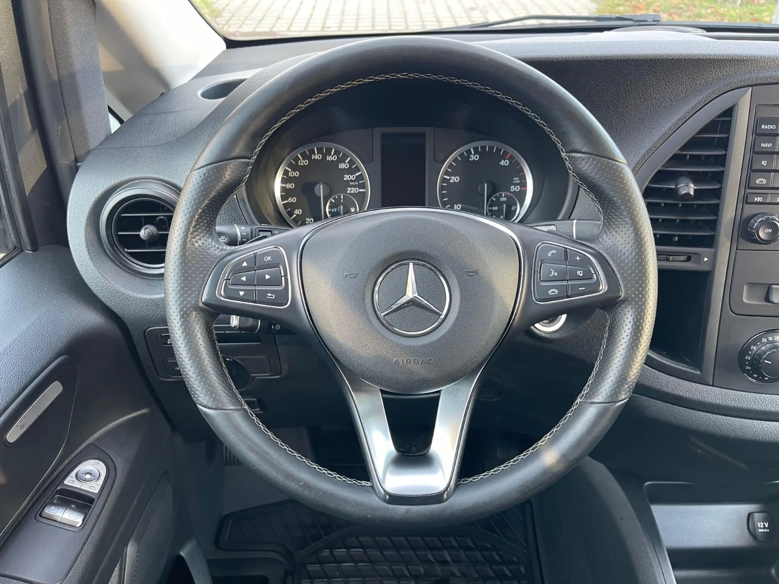 Mercedes-Benz - Vito