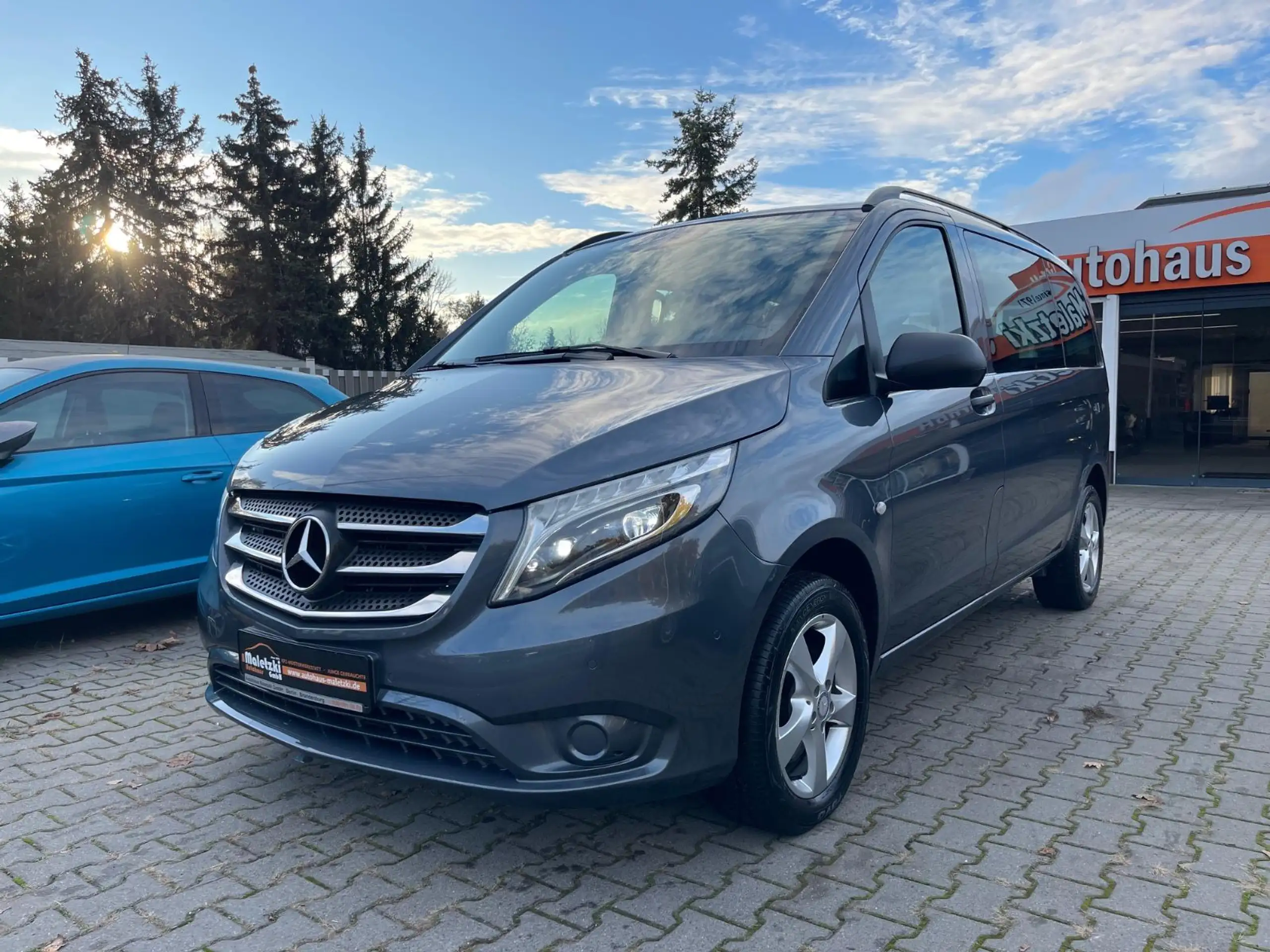 Mercedes-Benz - Vito