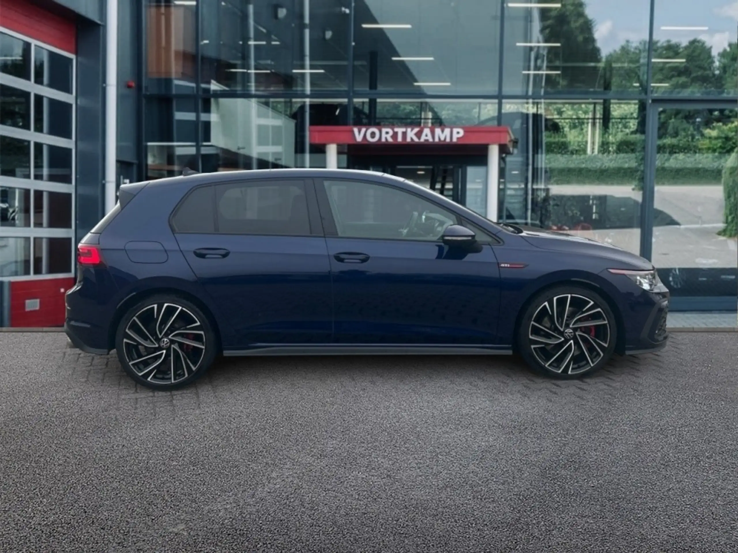 Volkswagen - Golf GTI