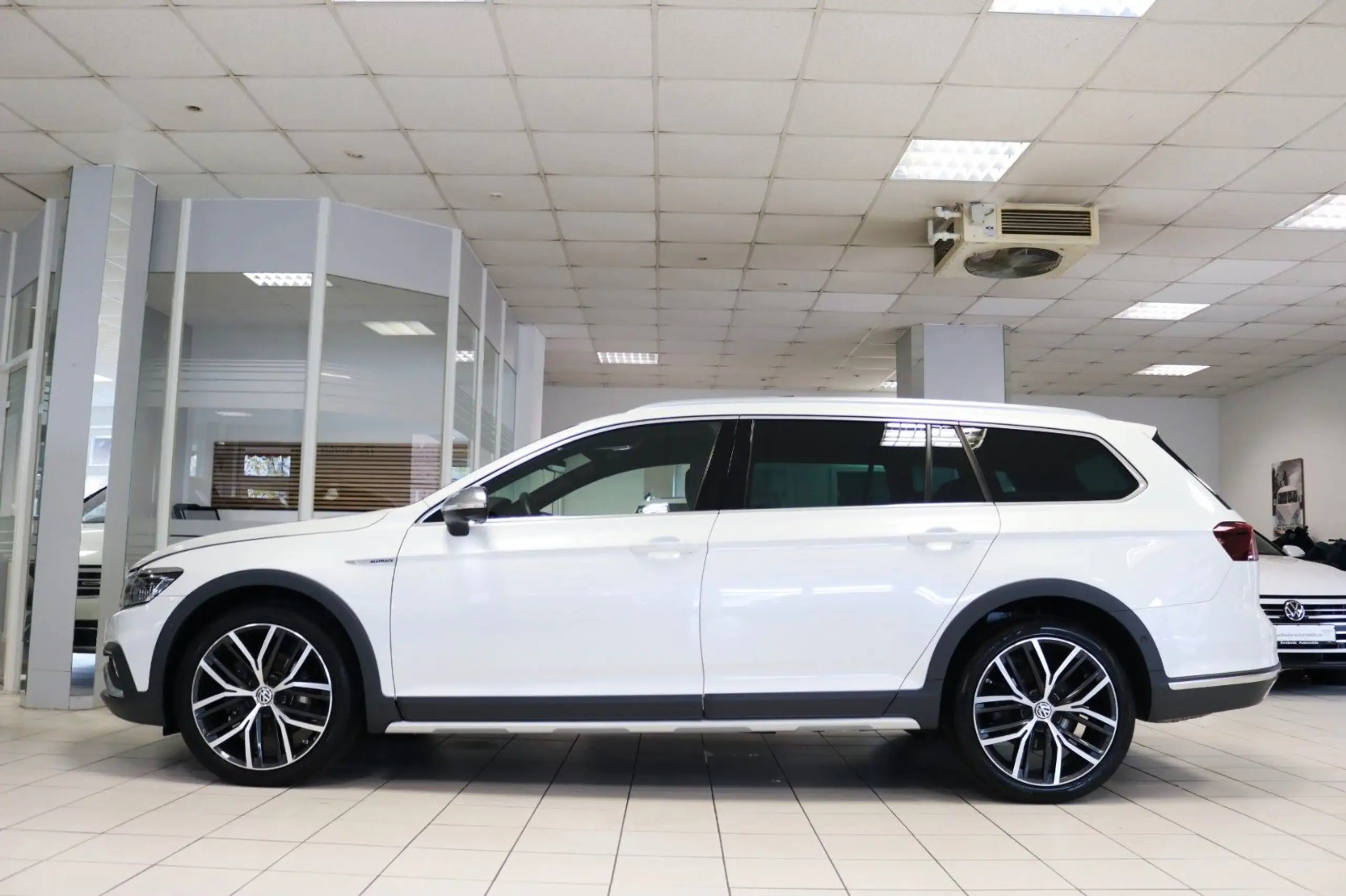 Volkswagen - Passat Alltrack