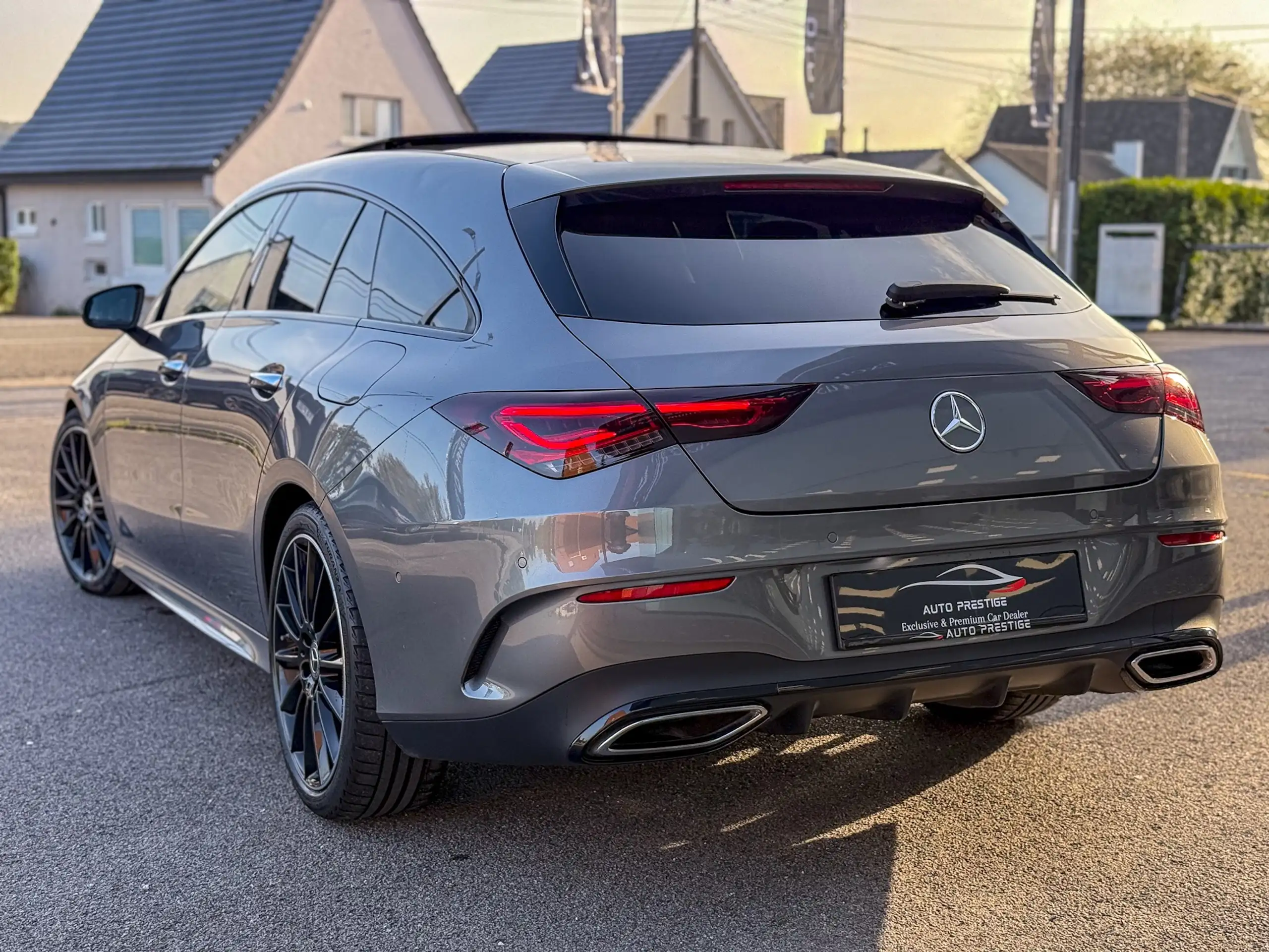 Mercedes-Benz - CLA 200