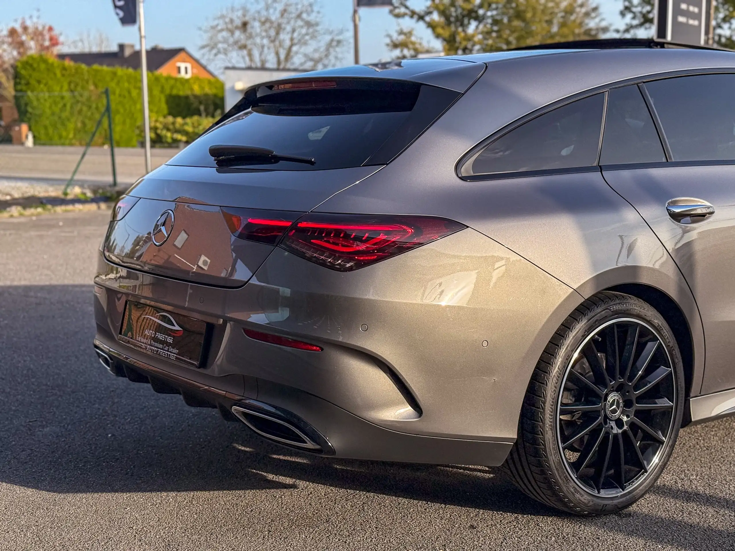 Mercedes-Benz - CLA 200