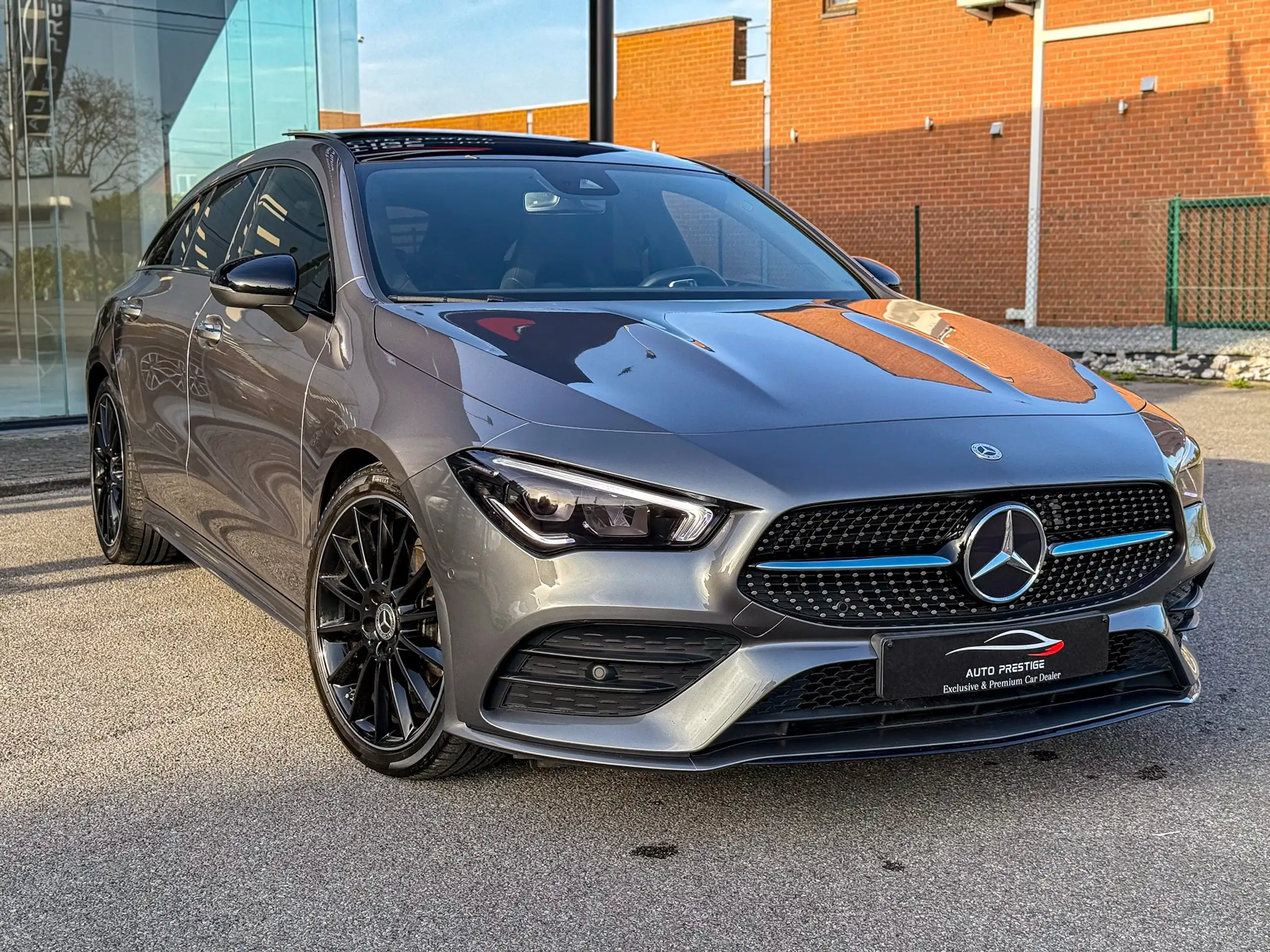 Mercedes-Benz - CLA 200