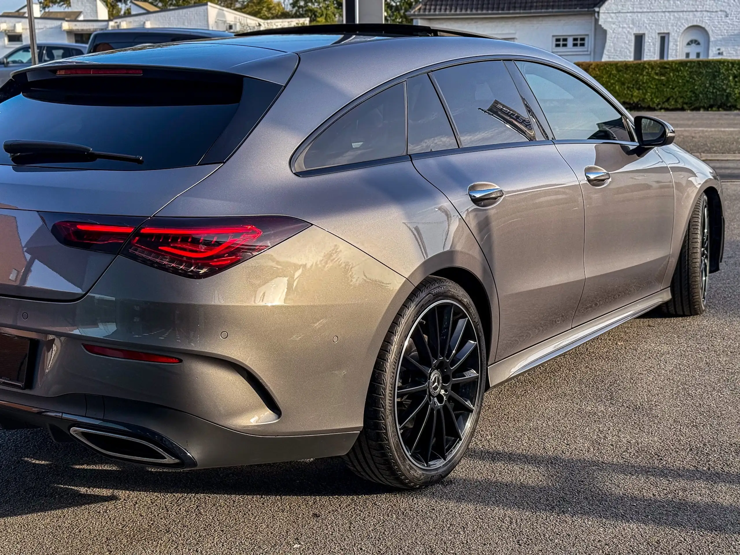 Mercedes-Benz - CLA 200