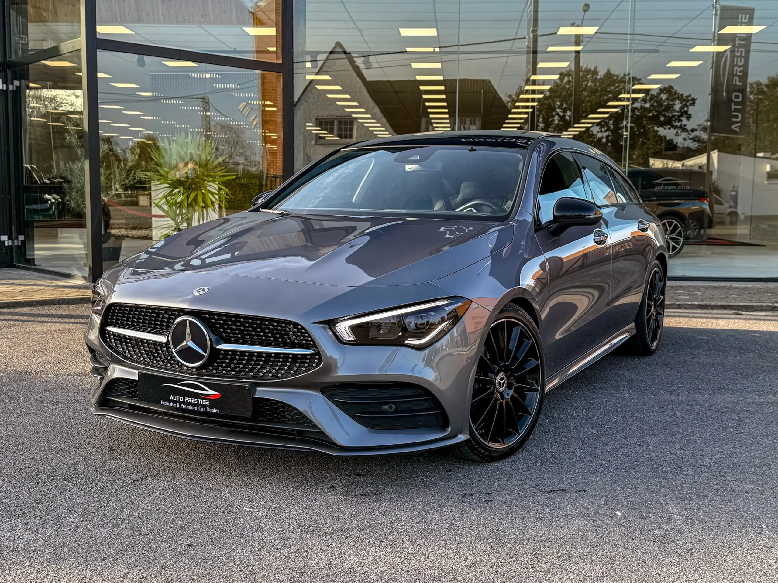 Mercedes-Benz - CLA 200