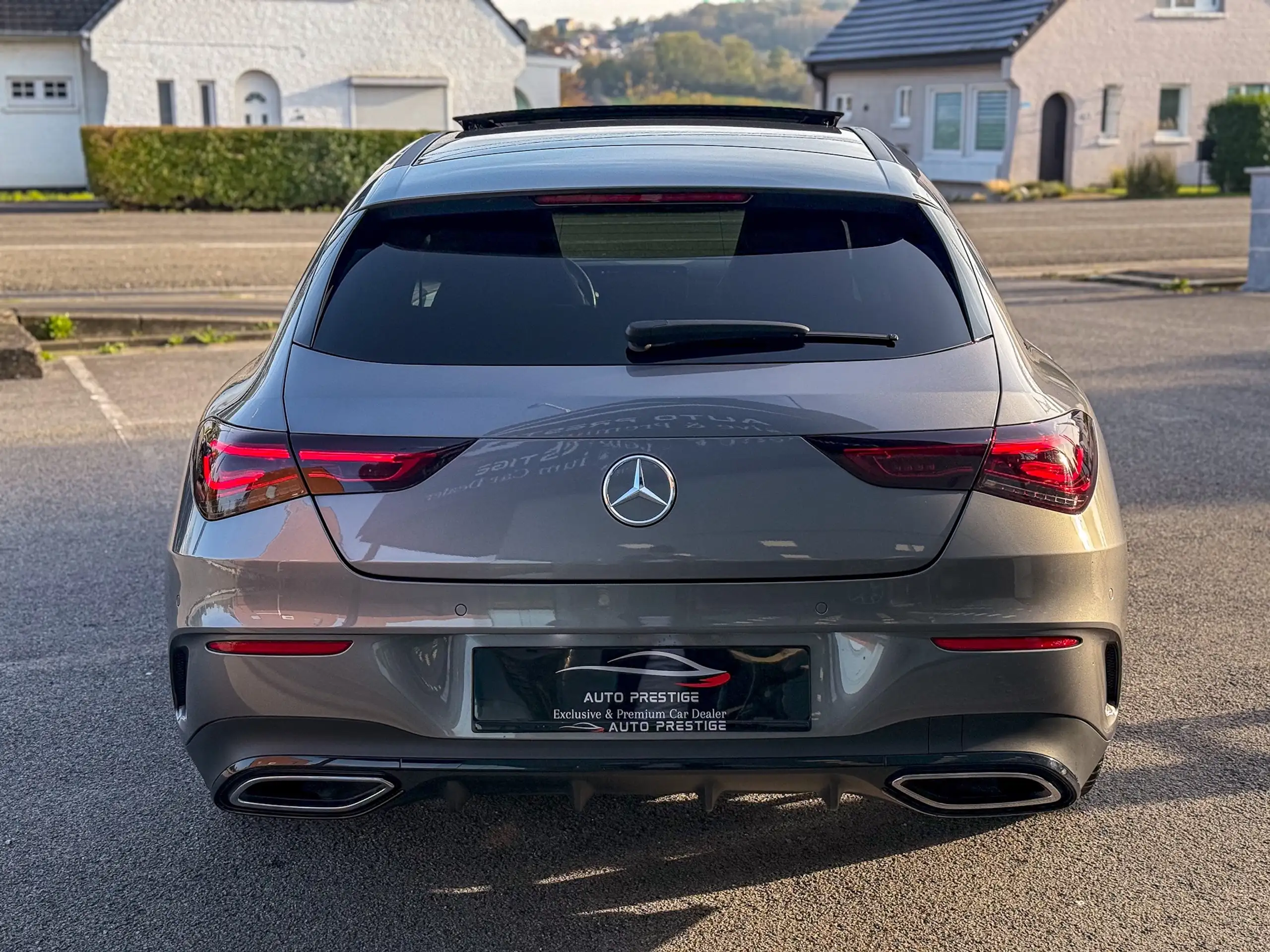 Mercedes-Benz - CLA 200