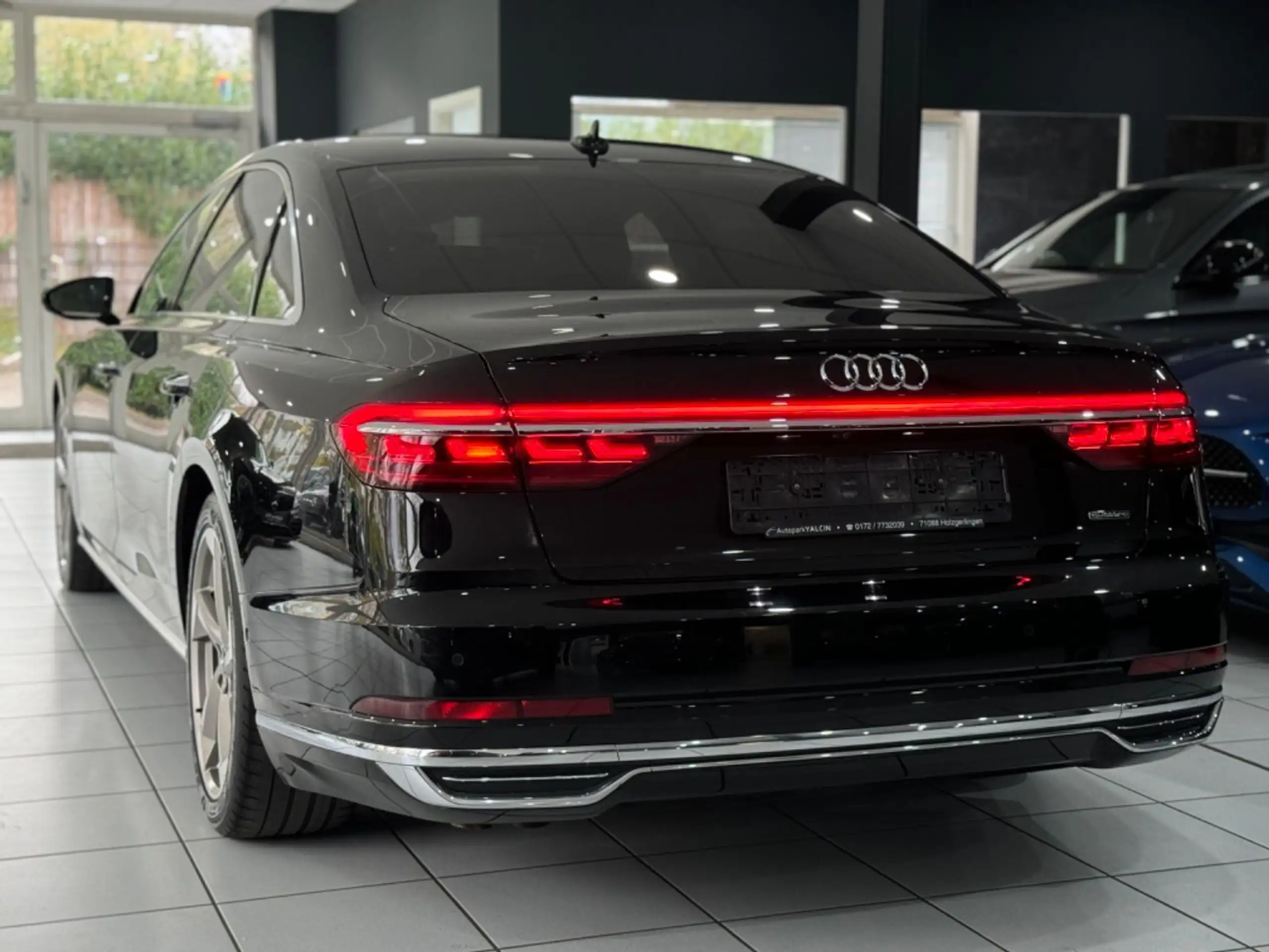 Audi - A8